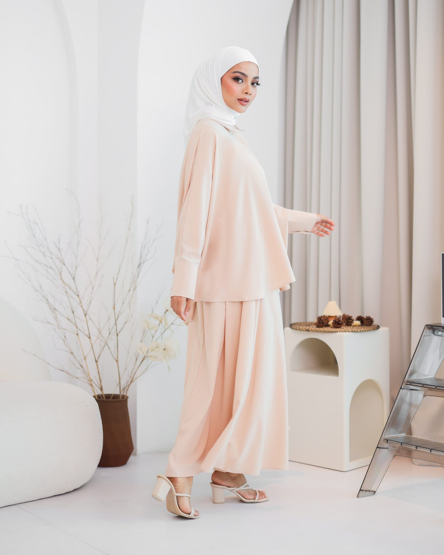 TRIANNA DRESS (NUDE)