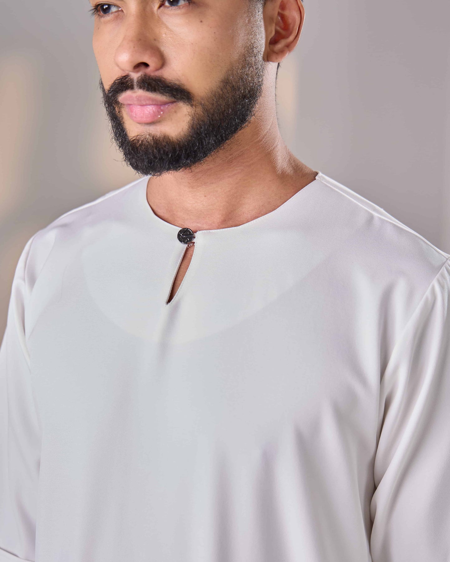MINOR DEFECT JUBAH NAWFAL (OFF WHITE)