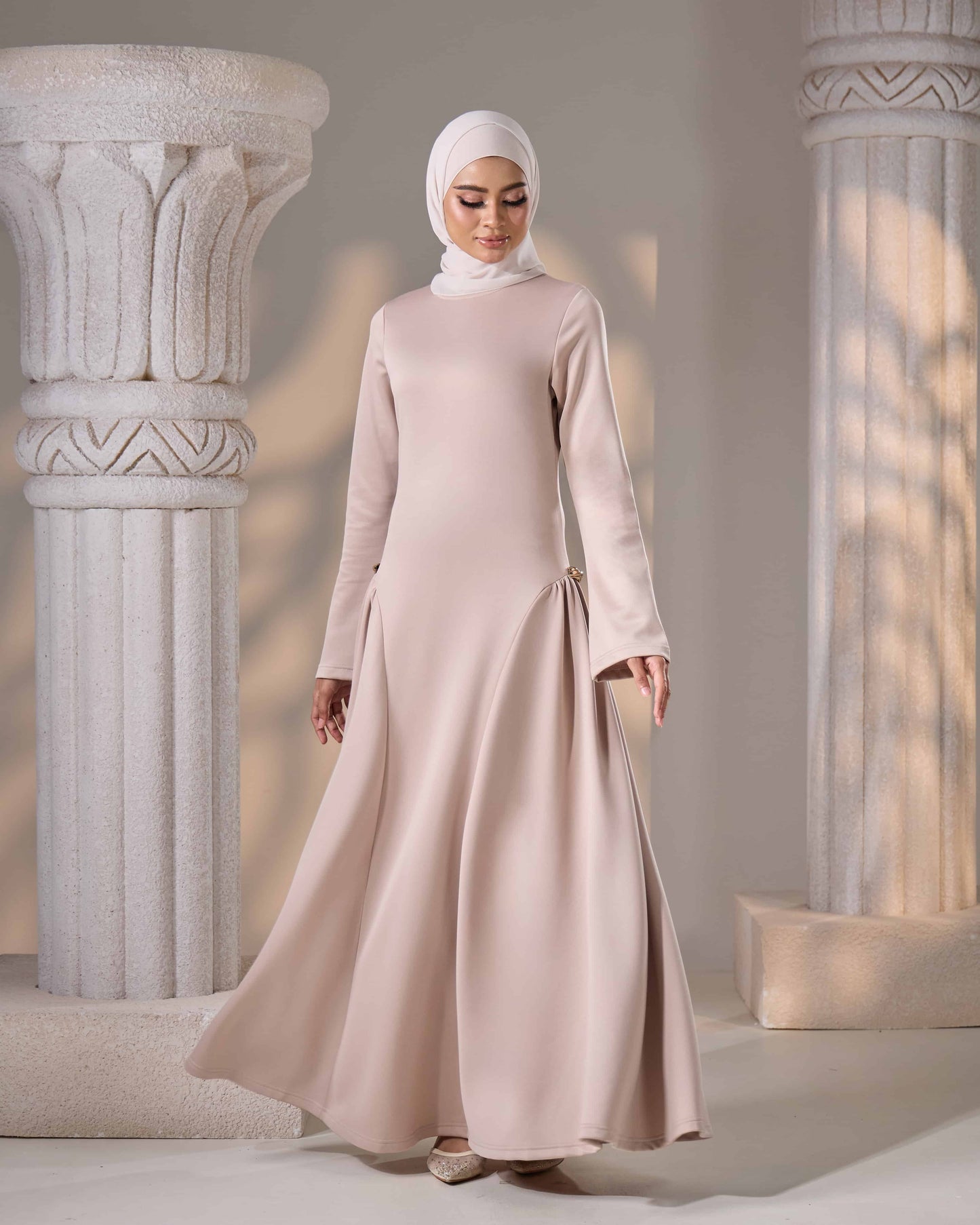 ELYZHA DRESS (CHAMPAGNE)