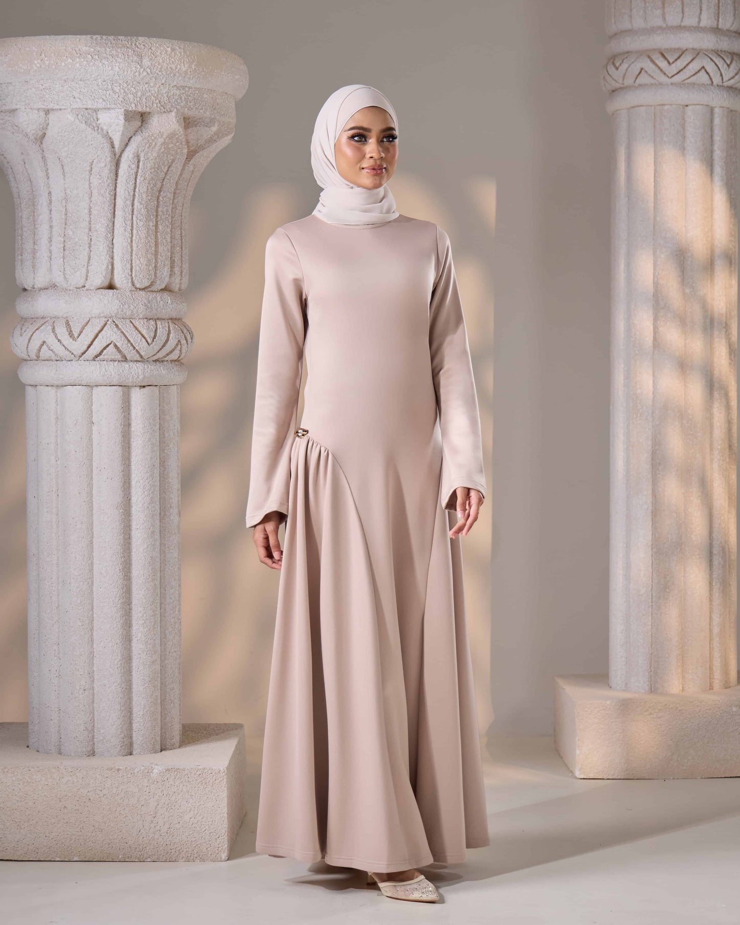 ELYZHA DRESS (CHAMPAGNE)