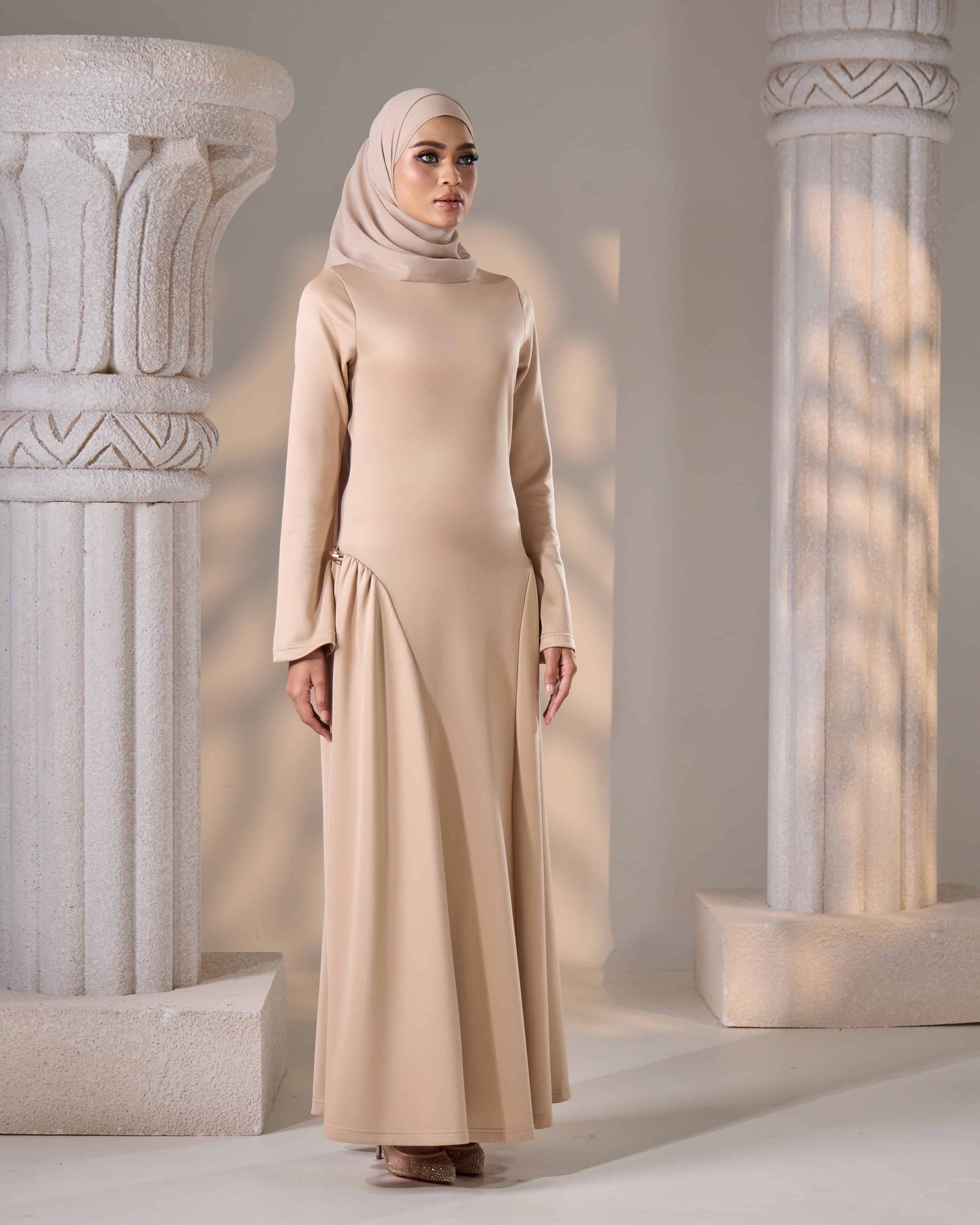 ELYZHA DRESS (BEIGE)