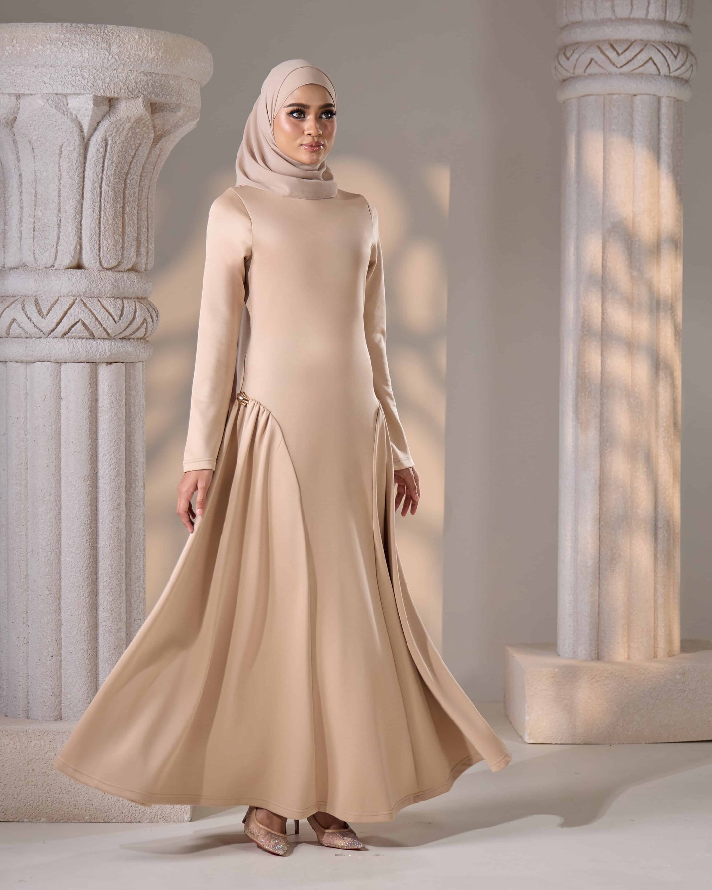 ELYZHA DRESS (BEIGE)