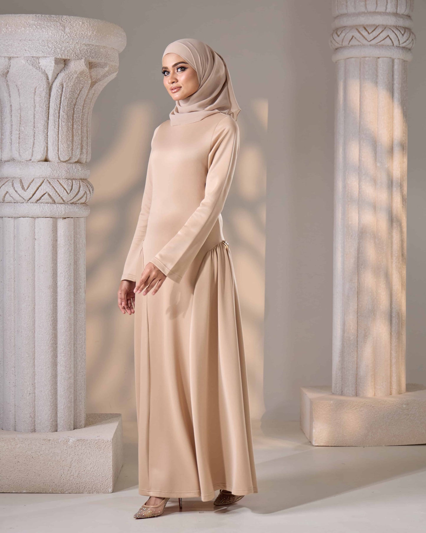 ELYZHA DRESS (BEIGE)