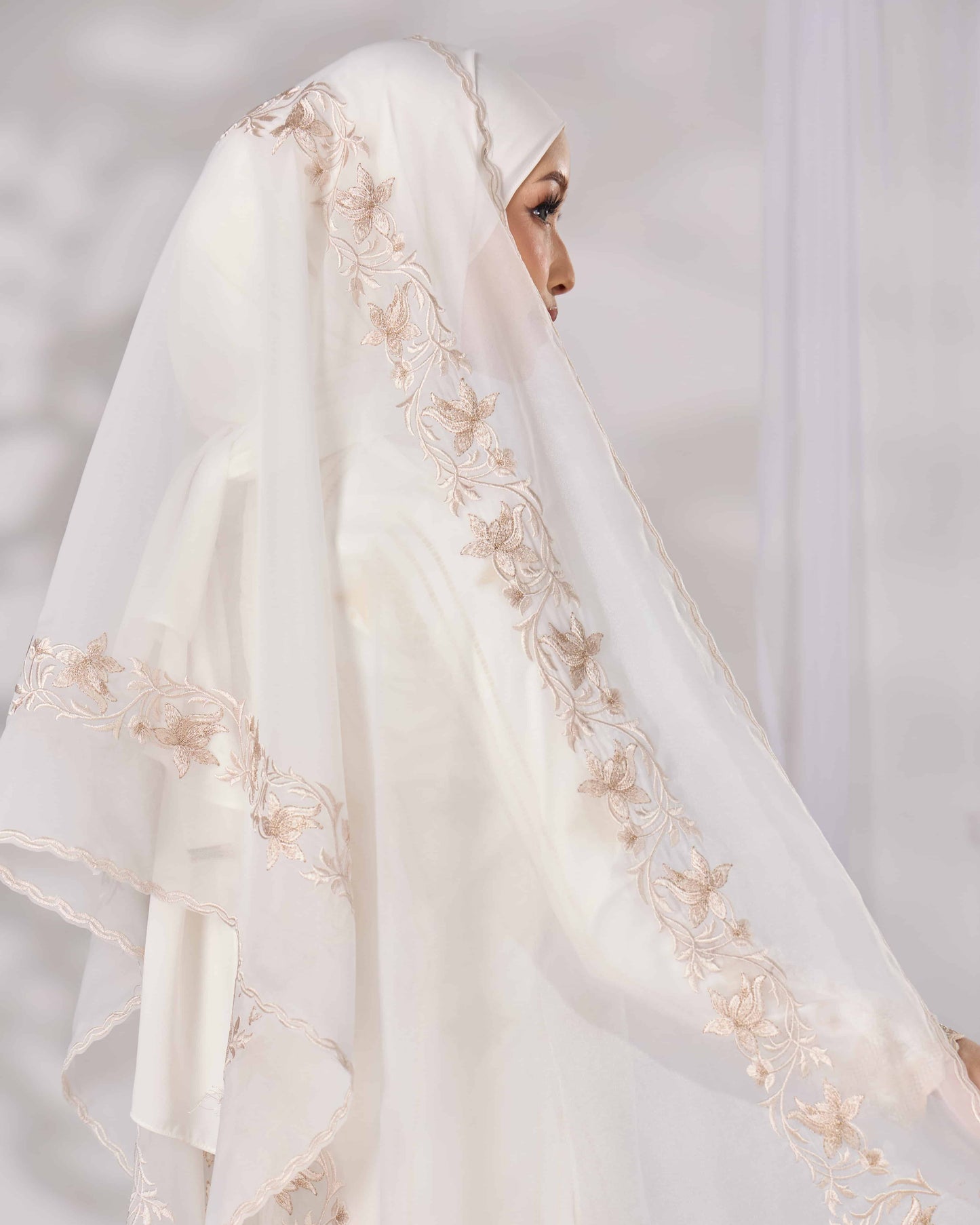 DAHLIA SELENDANG (OFF WHITE)