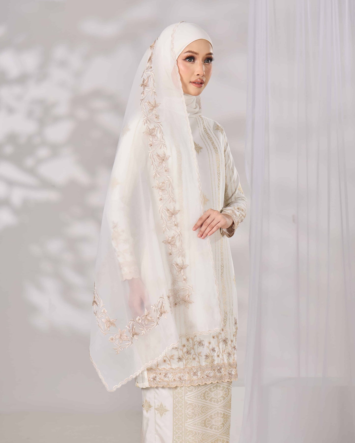 DAHLIA SELENDANG (OFF WHITE)