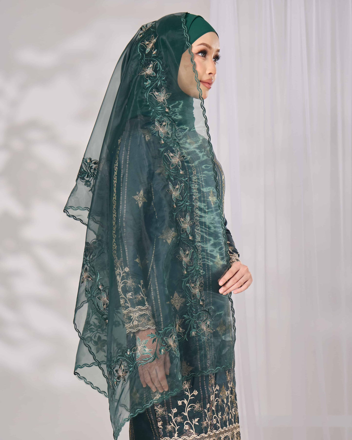 DAHLIA SELENDANG (EMERALD GREEN)