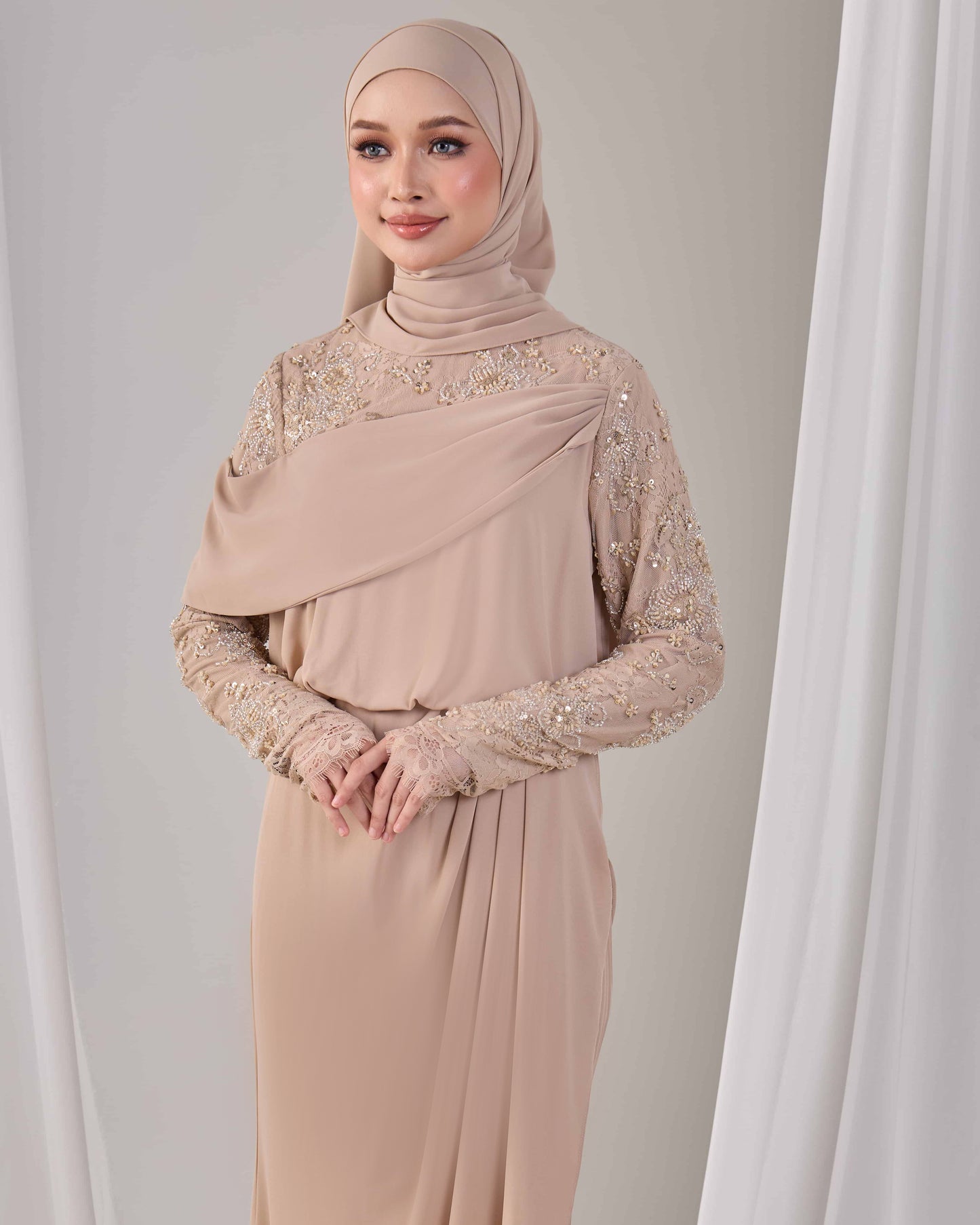 EMERY DRESS (LATTE)