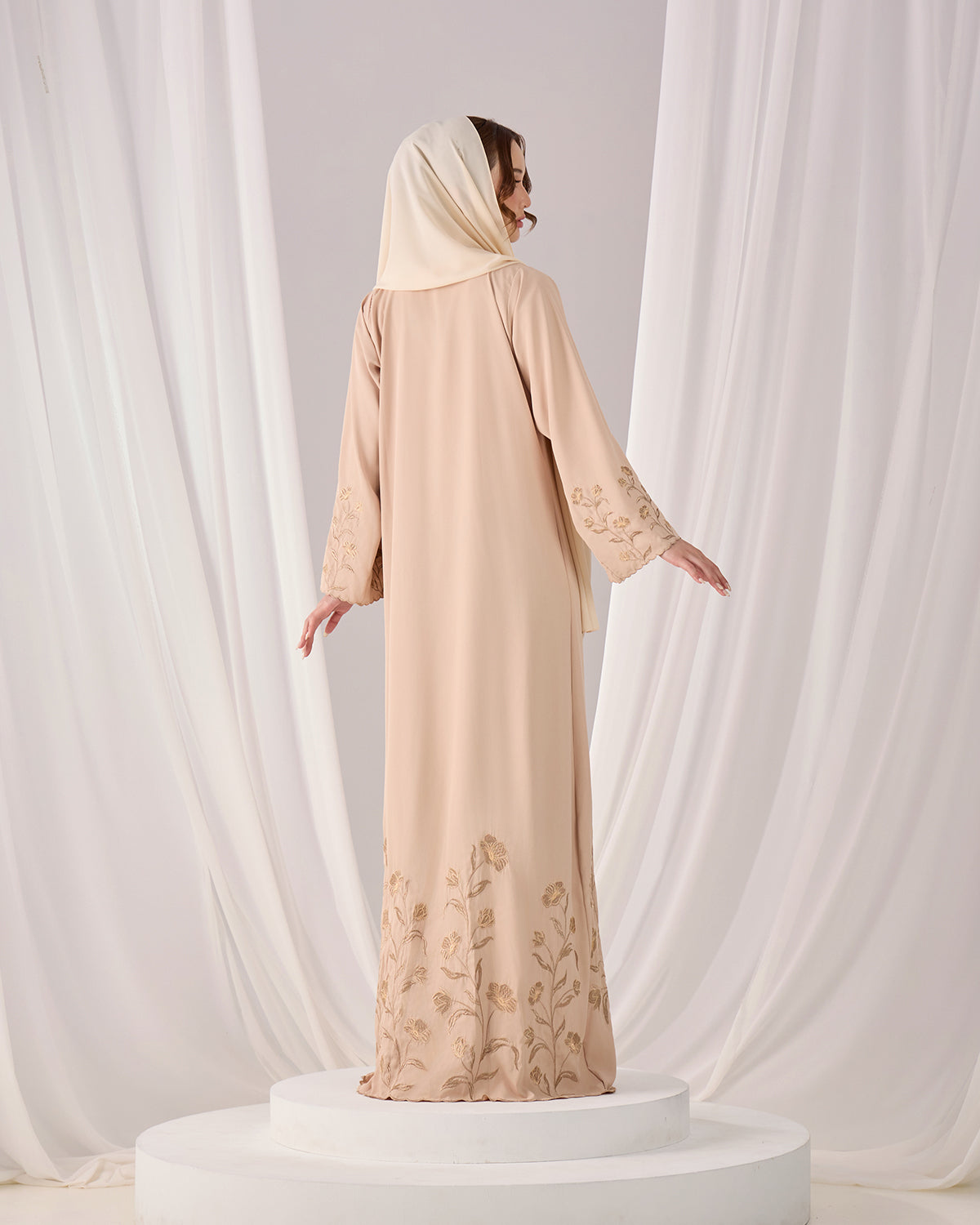 MINOR DEFECT QAFIYA ABAYA (CHAMPAGNE)