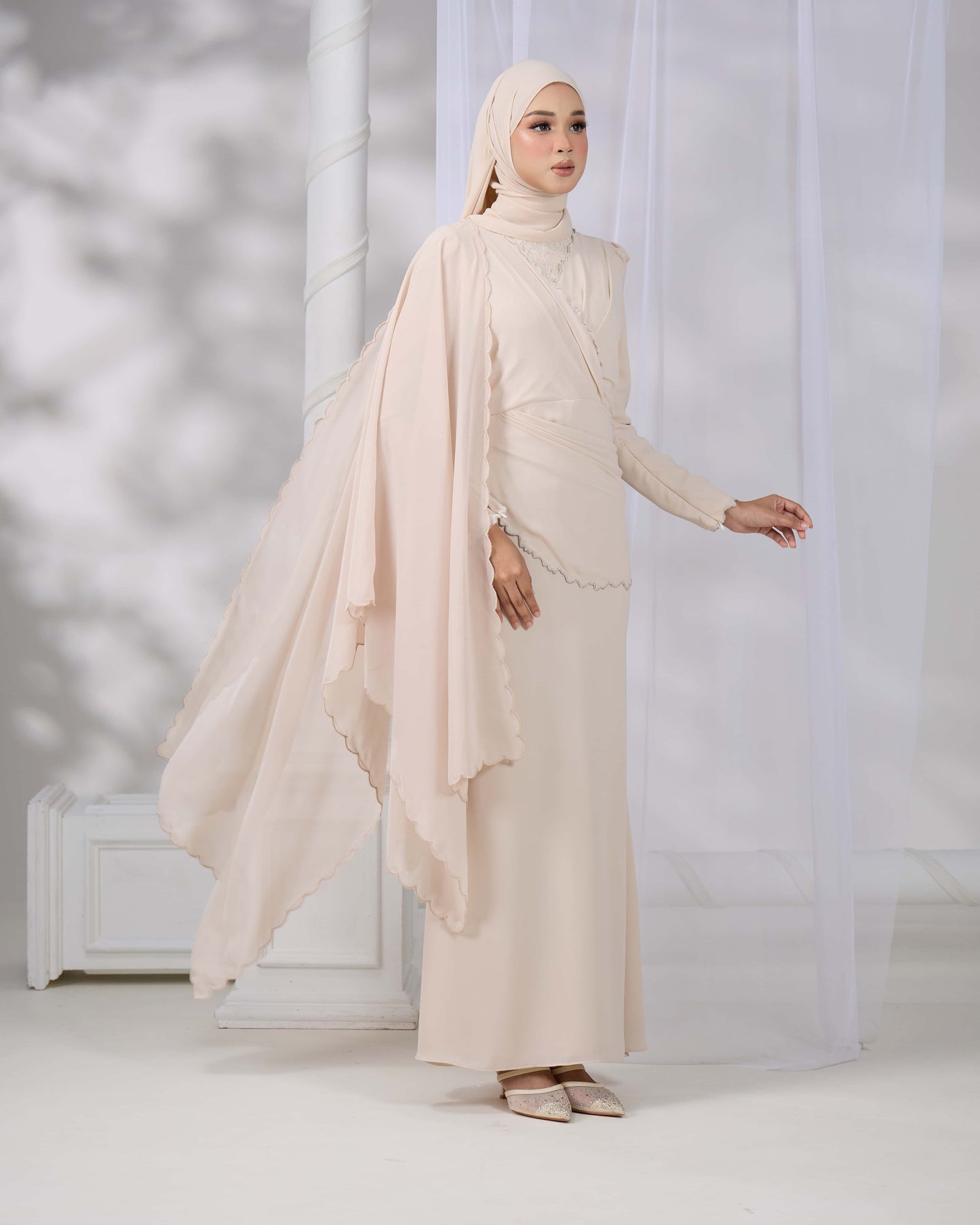TIHANI DRESS (CHAMPAGNE)