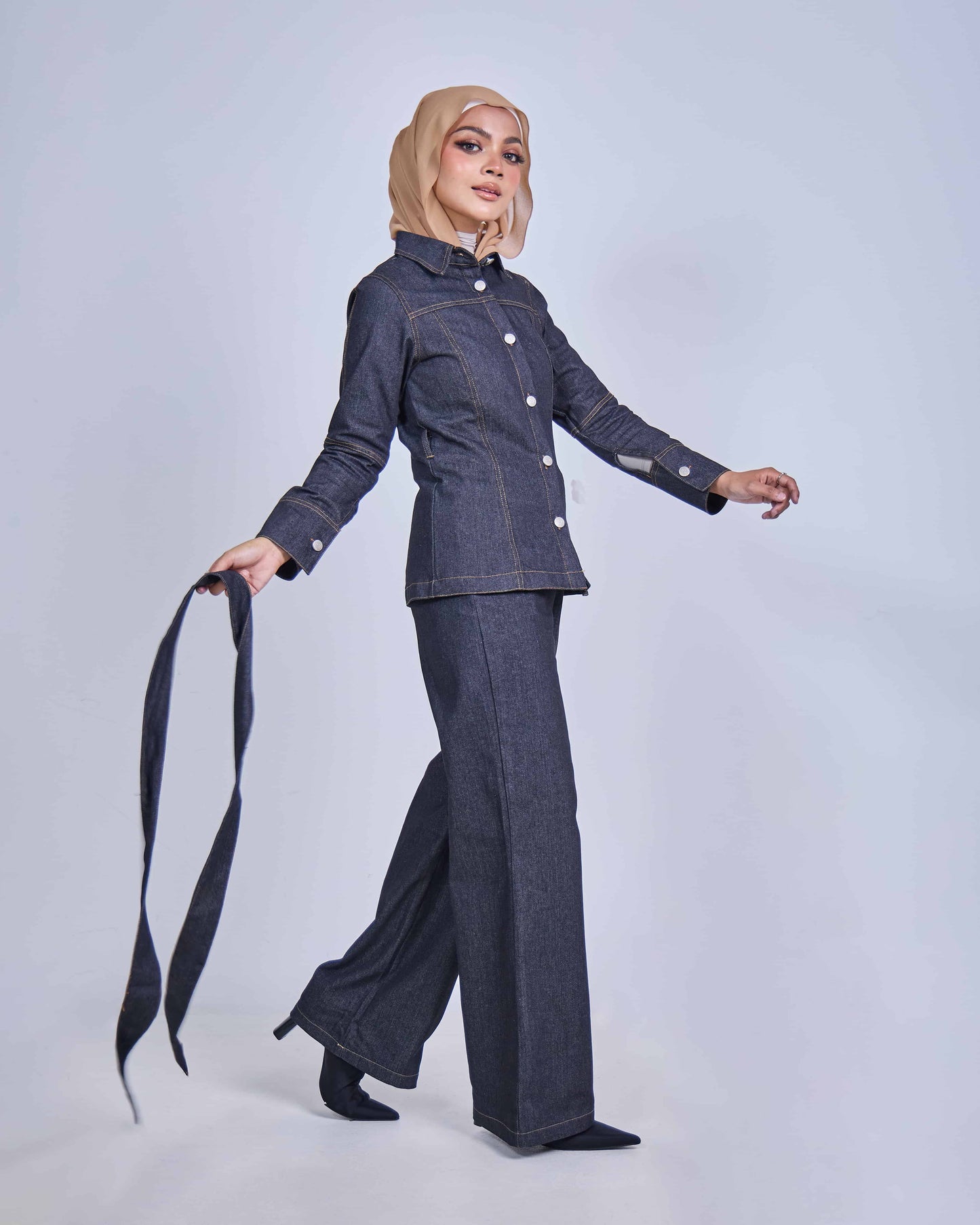 FEYRA DENIM BELTED JACKET (BLACK)