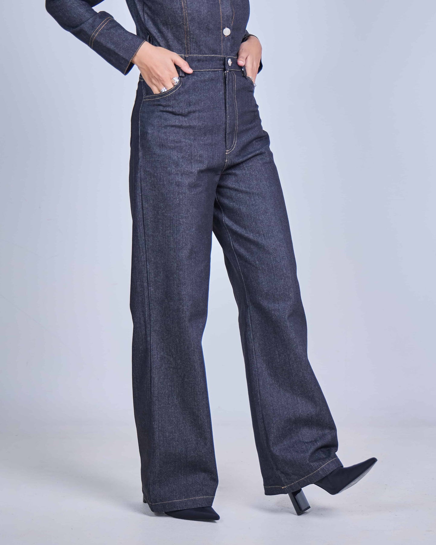 TIANA HIGH-WAIST DENIM PANTS (BLACK)