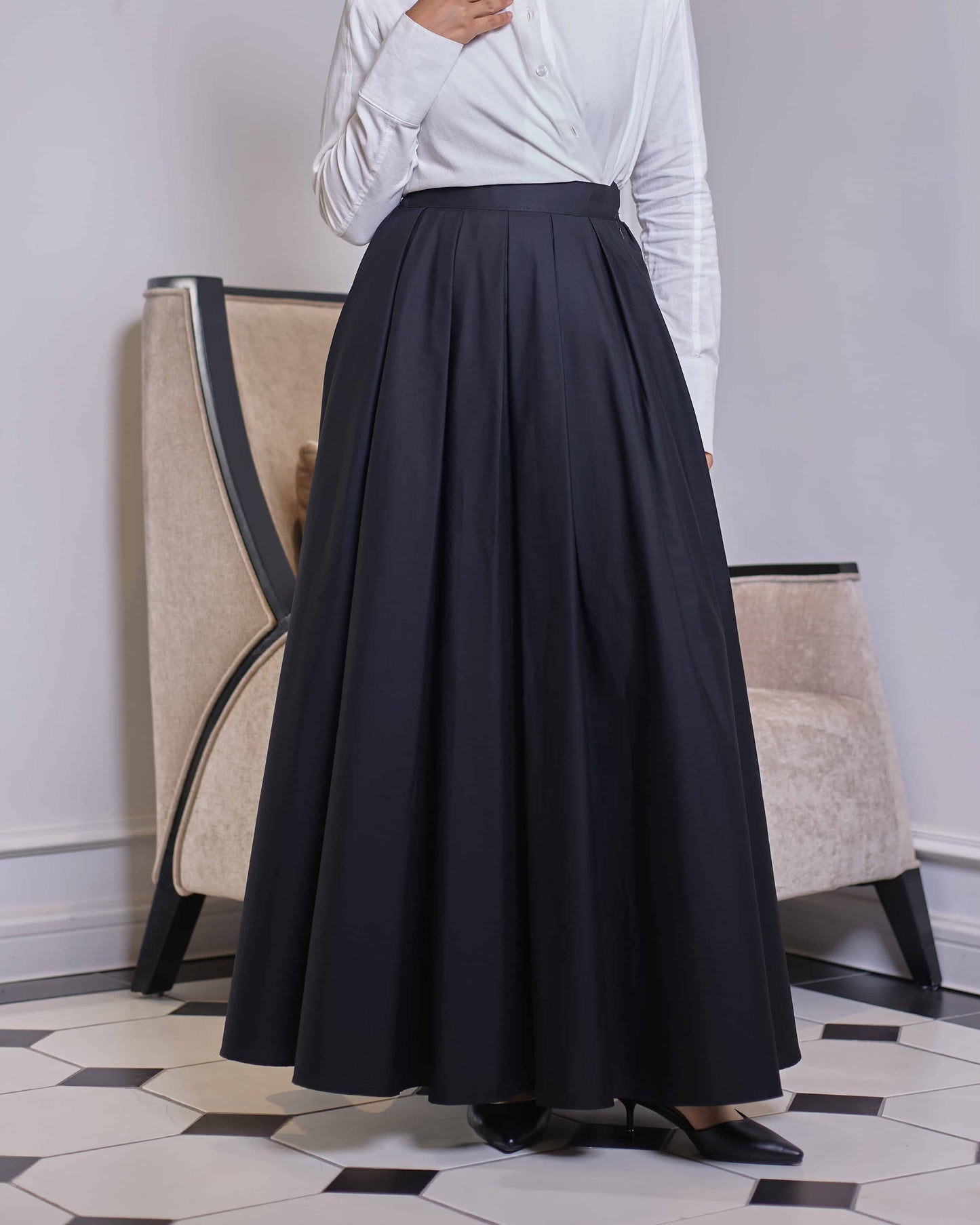 IVY PLAIN CIRCLE SKIRT (BLACK)