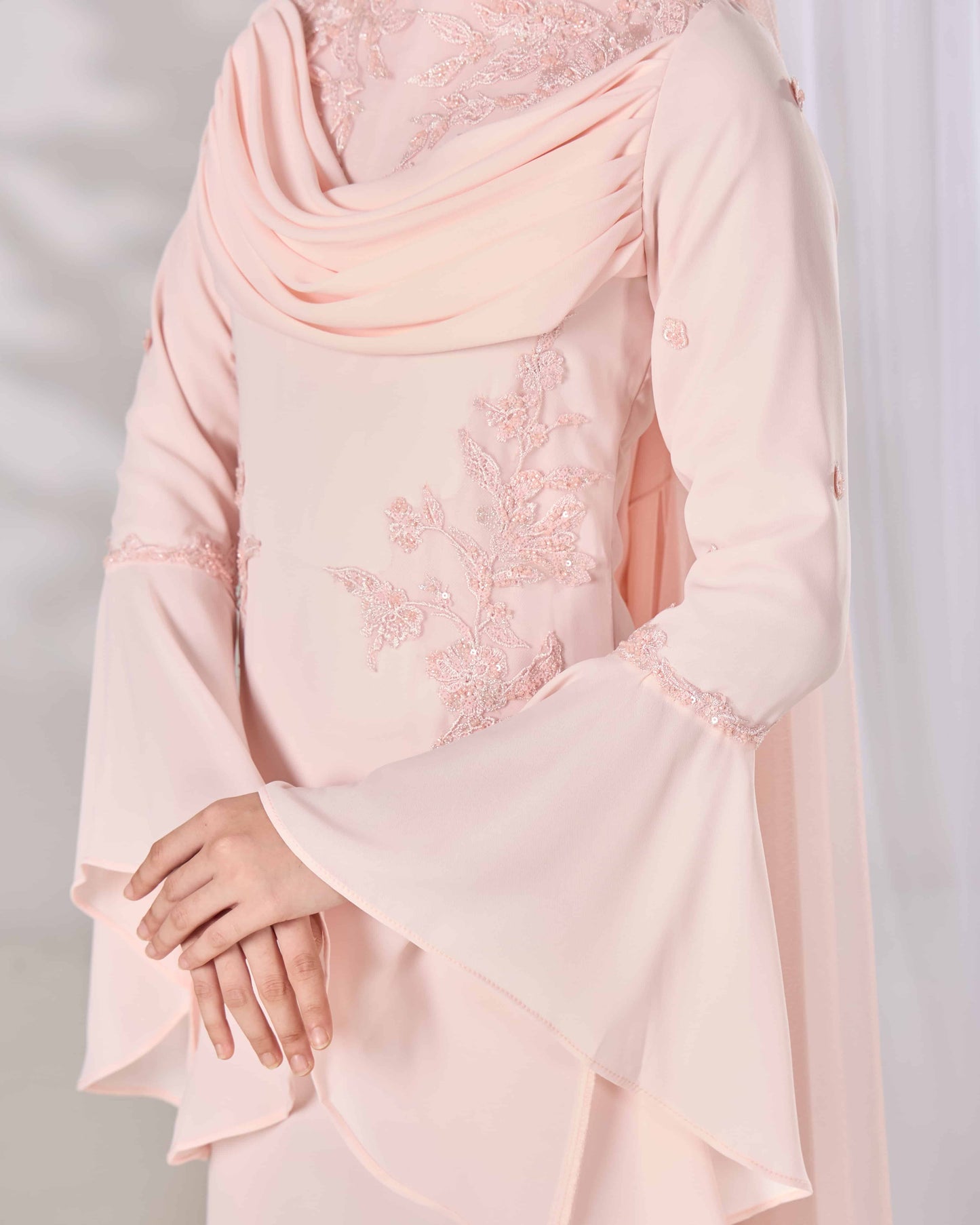 ARISSA DRESS (PEACH)