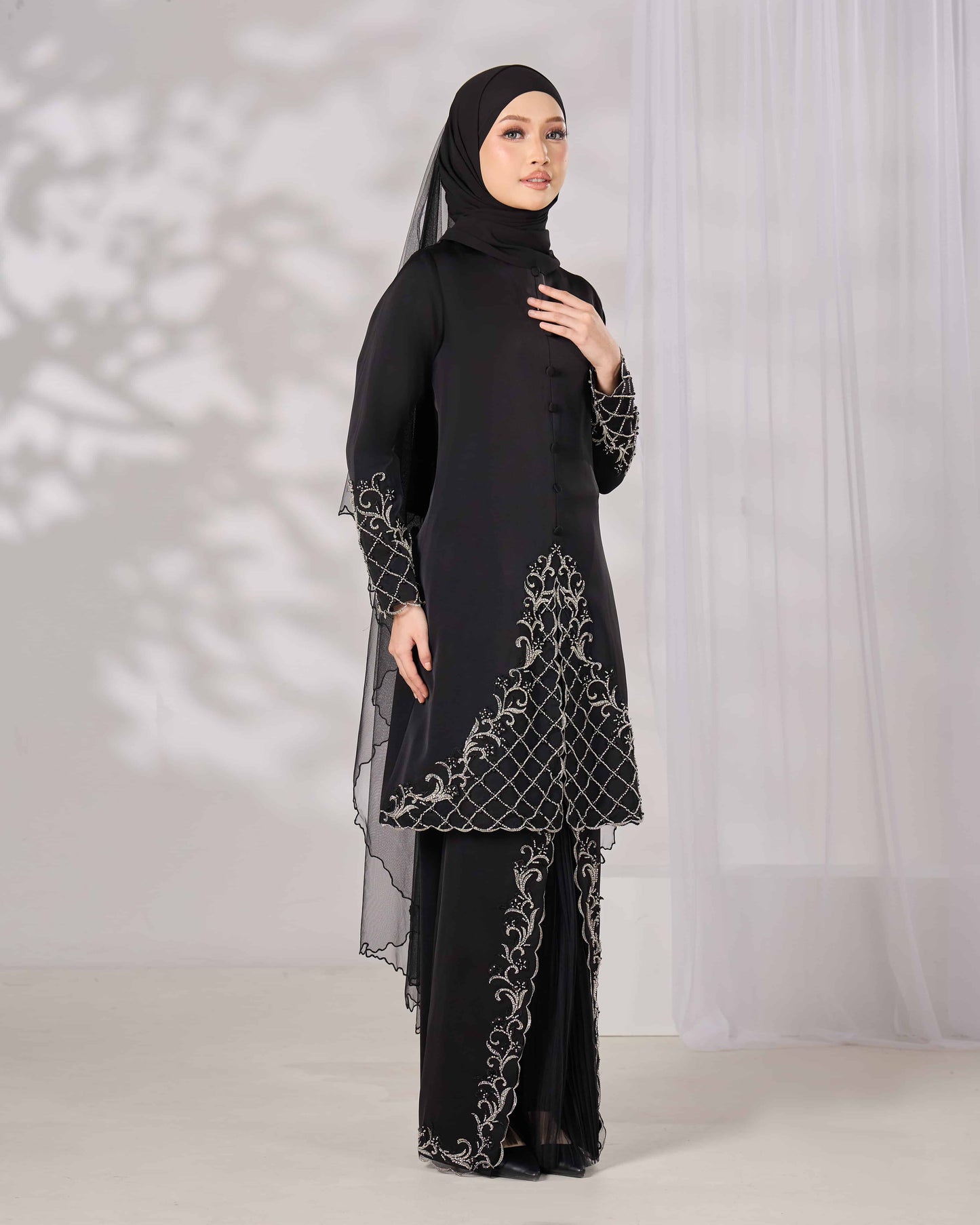 CEMPAKA KURUNG (BLACK)