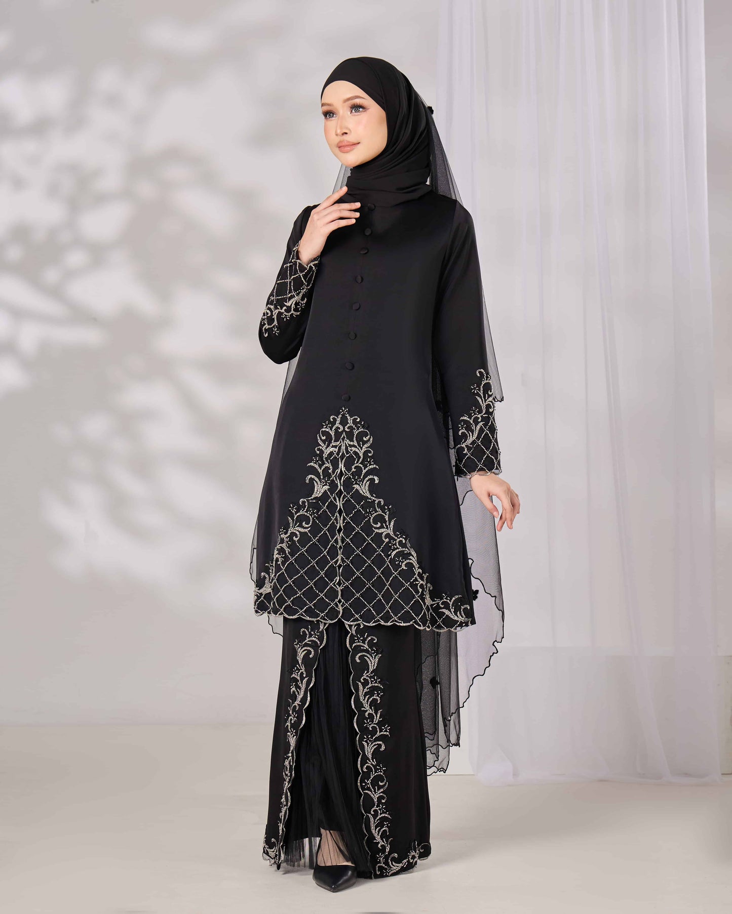 CEMPAKA KURUNG (BLACK)