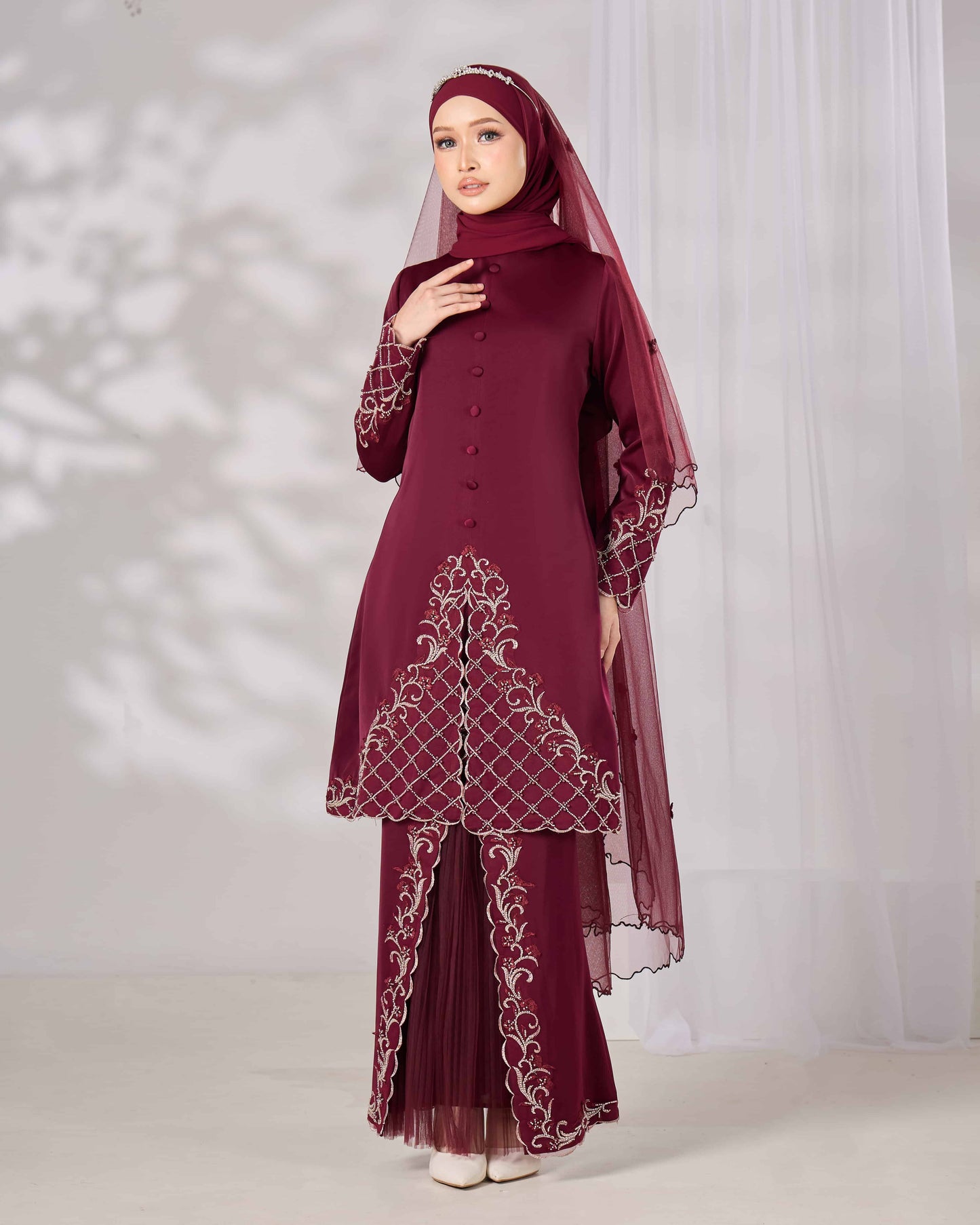 CEMPAKA KURUNG (BURGUNDY)