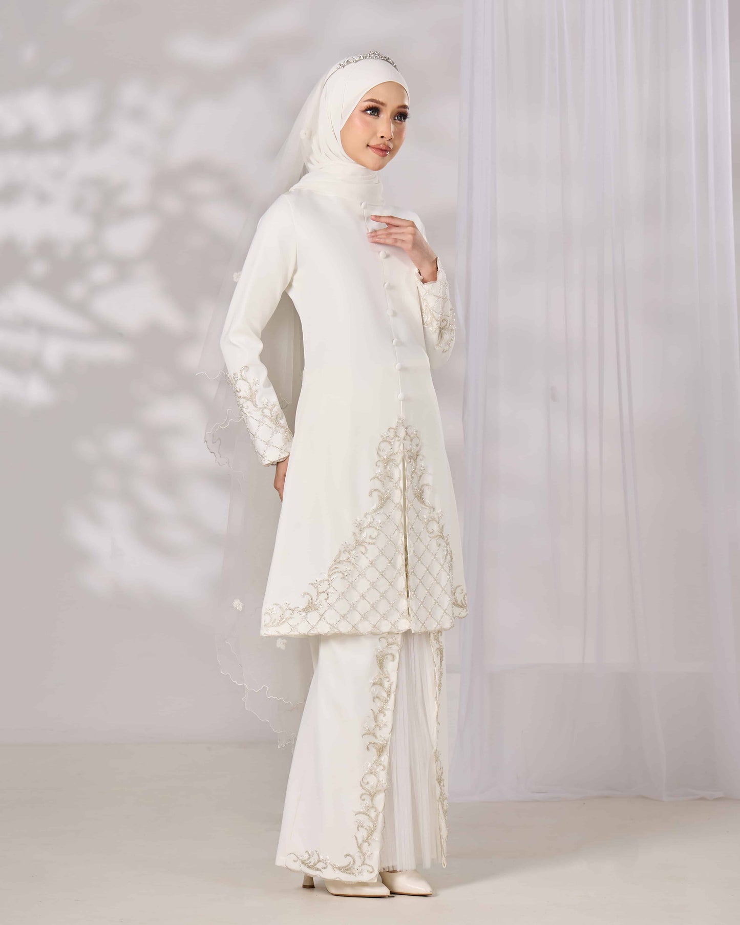 CEMPAKA KURUNG (OFF WHITE)