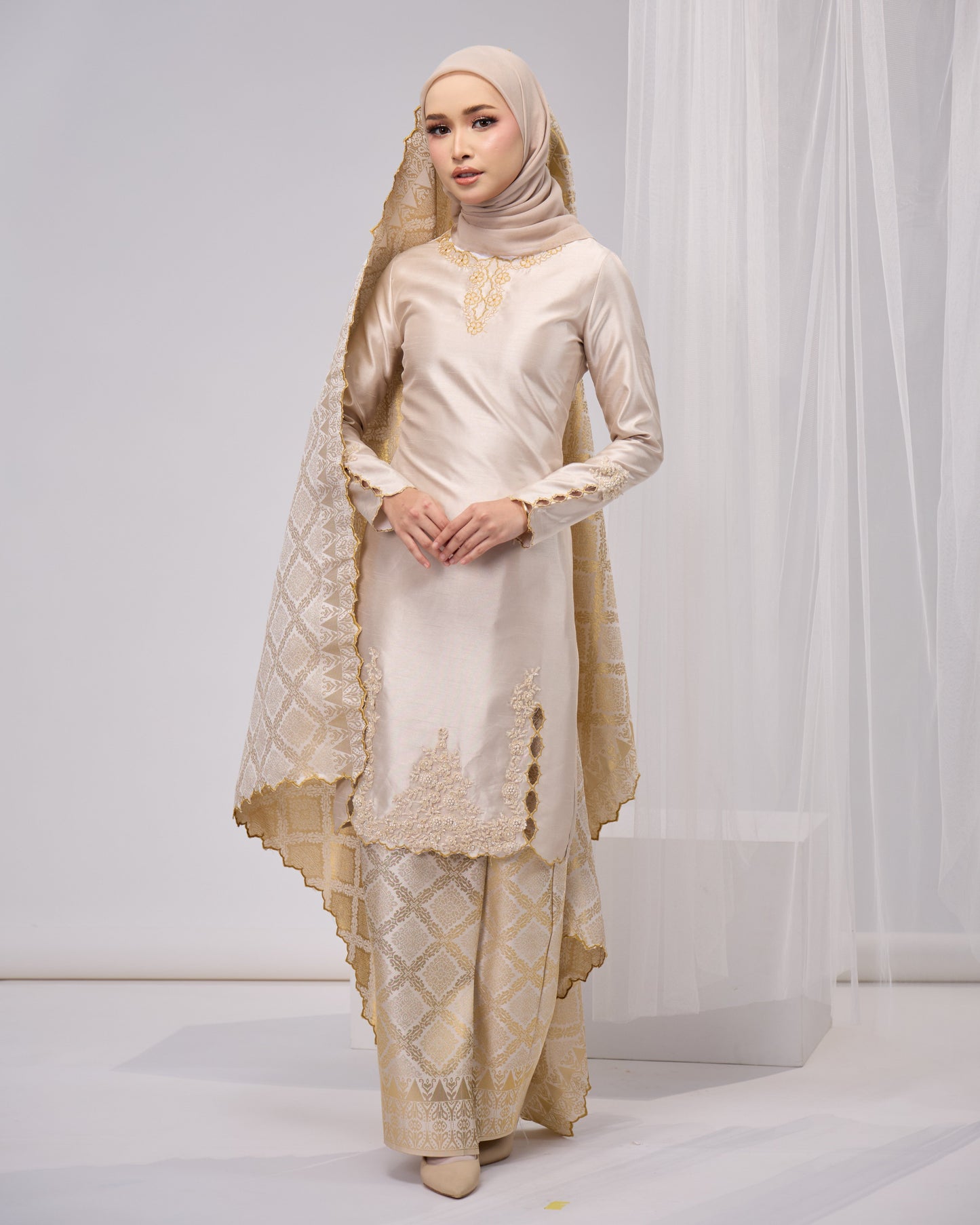 MAHSURI KURUNG (CHAMPAGNE)