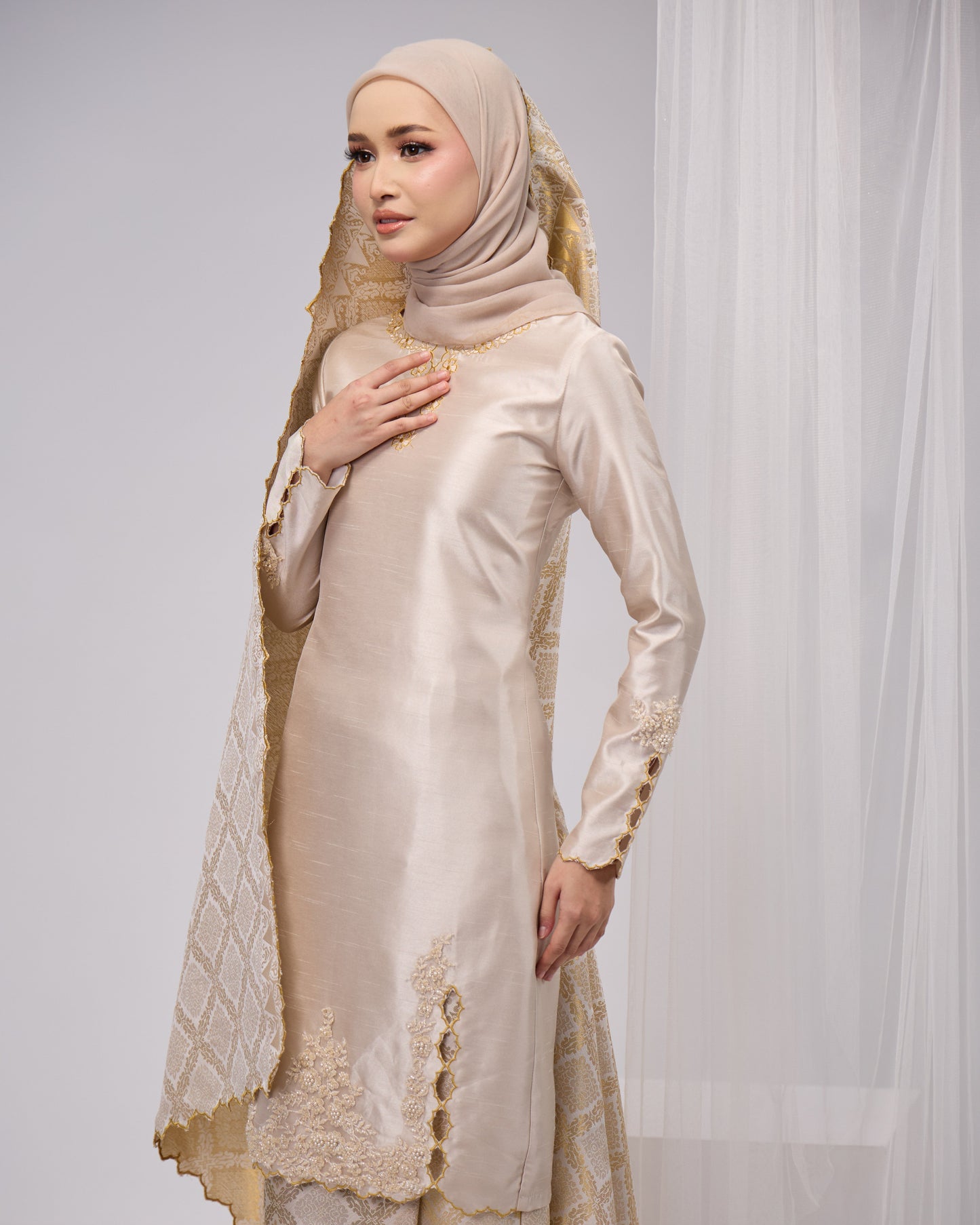 MAHSURI KURUNG (CHAMPAGNE)