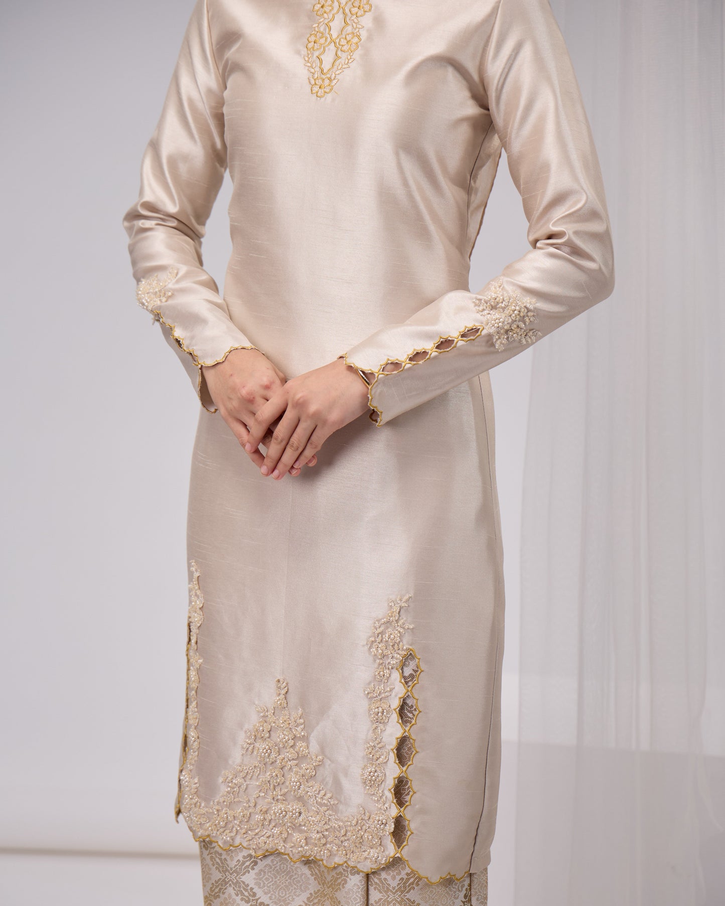 MAHSURI KURUNG (CHAMPAGNE)