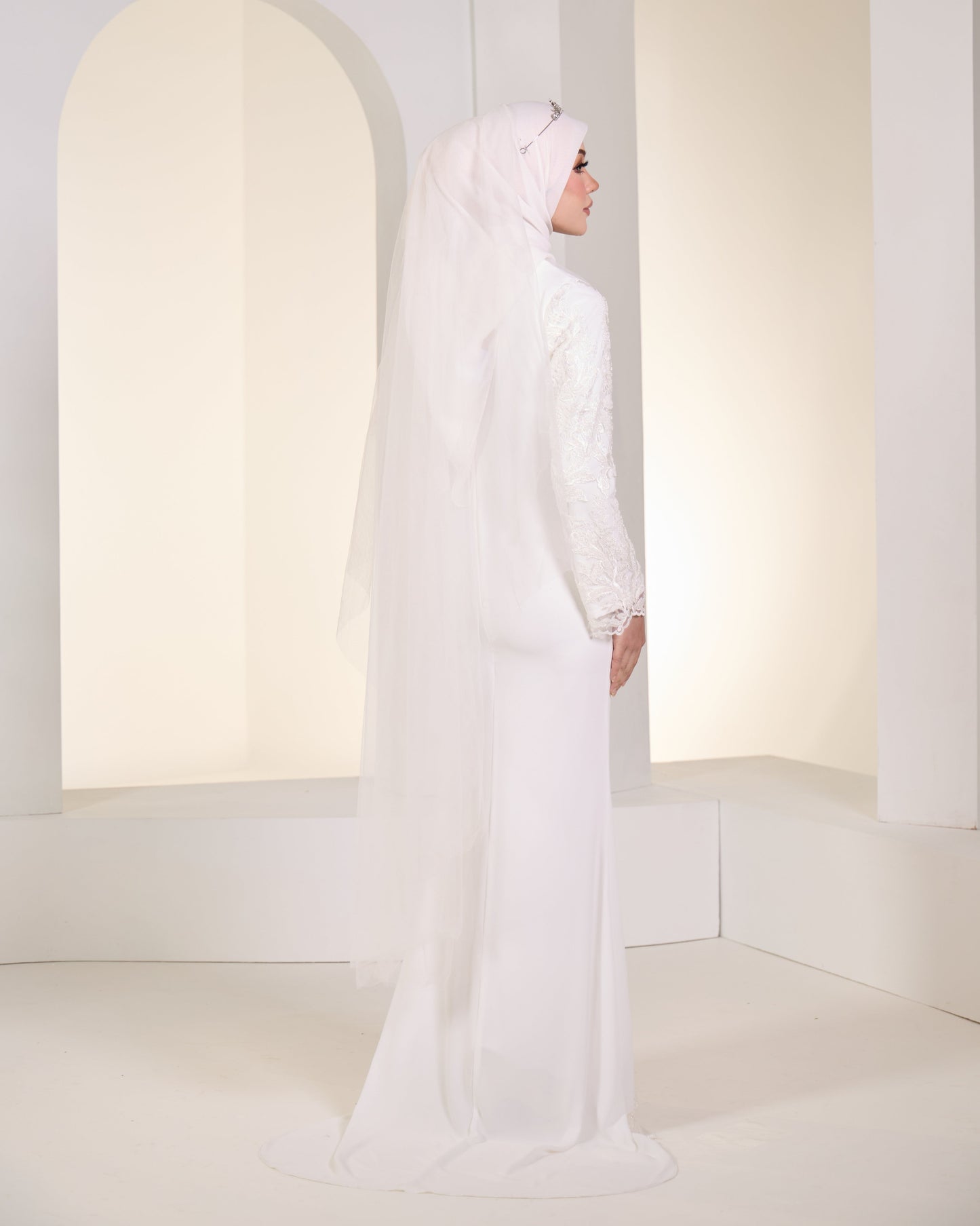 SKYLAR BRIDE DRESS (OFF WHITE)