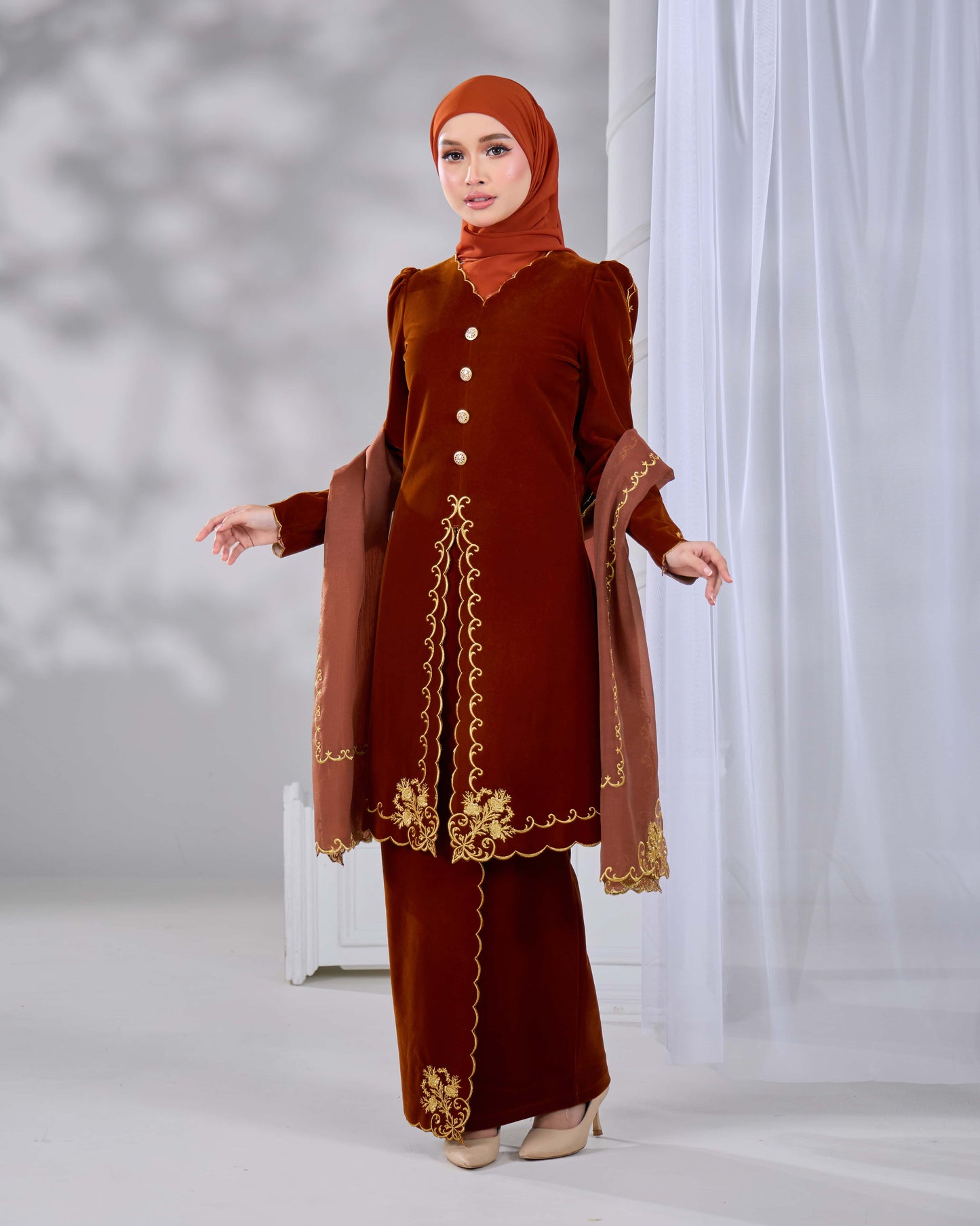 NAIFAH KEBAYA (BROWN)