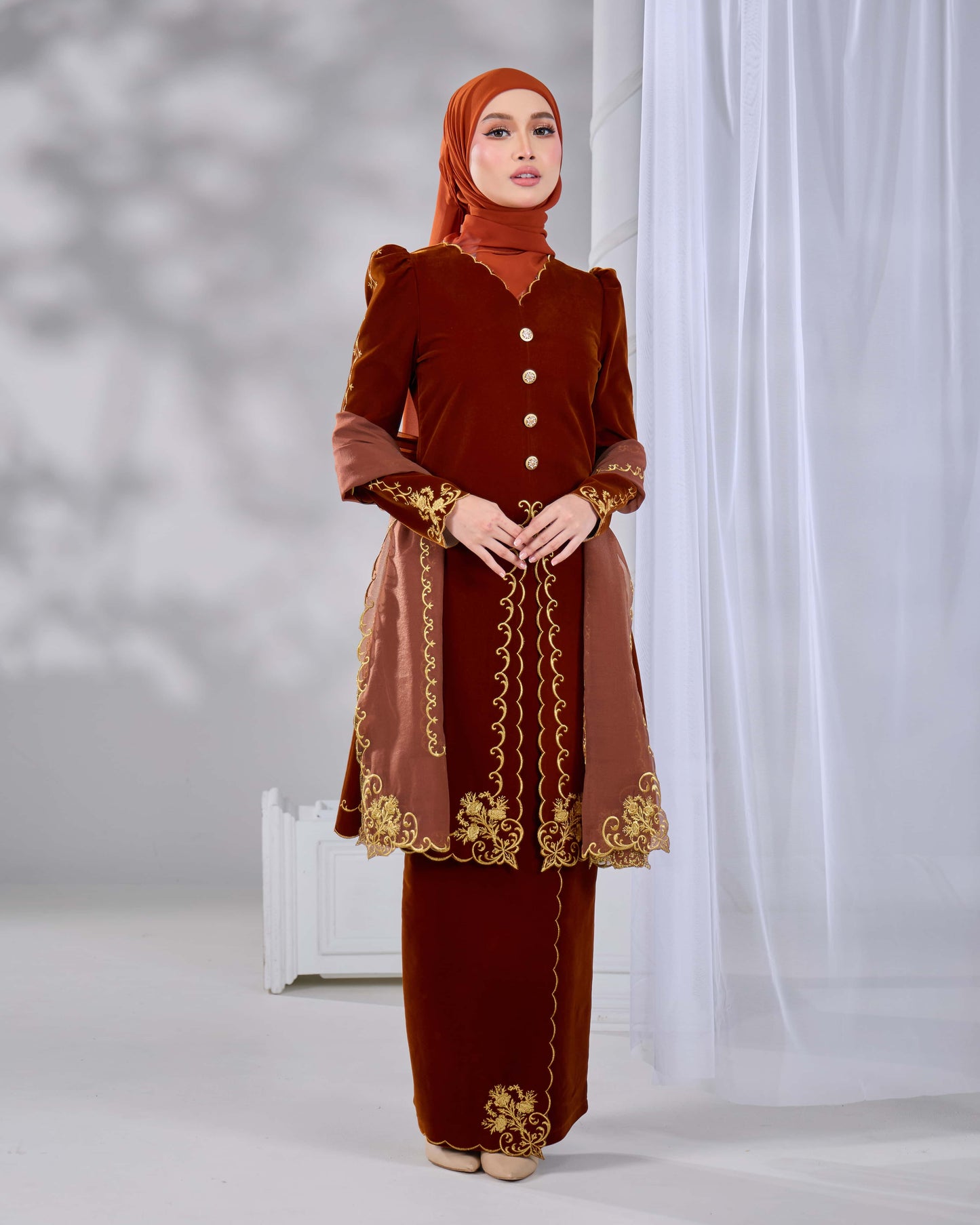 NAIFAH KEBAYA (BROWN)