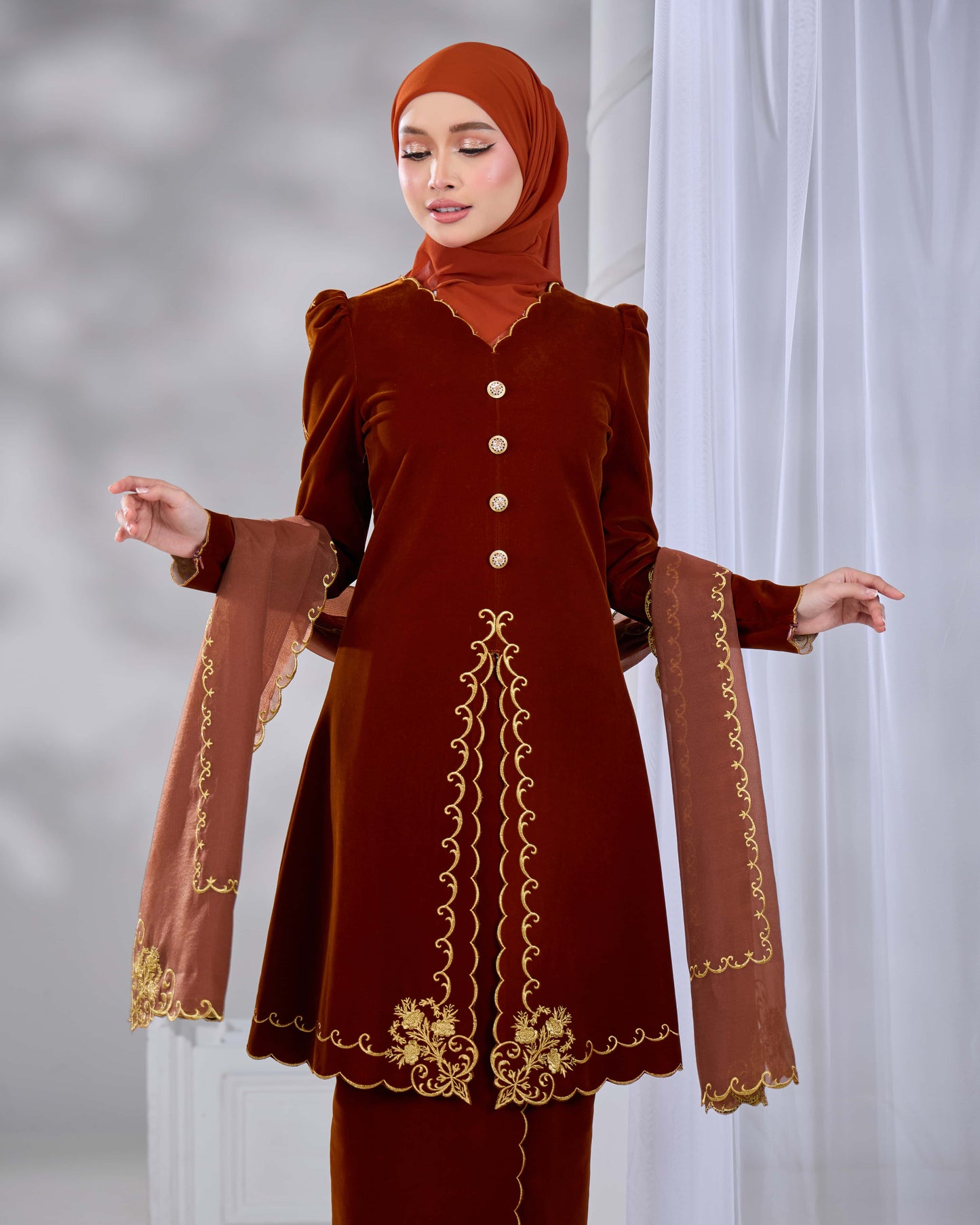 NAIFAH KEBAYA (BROWN)