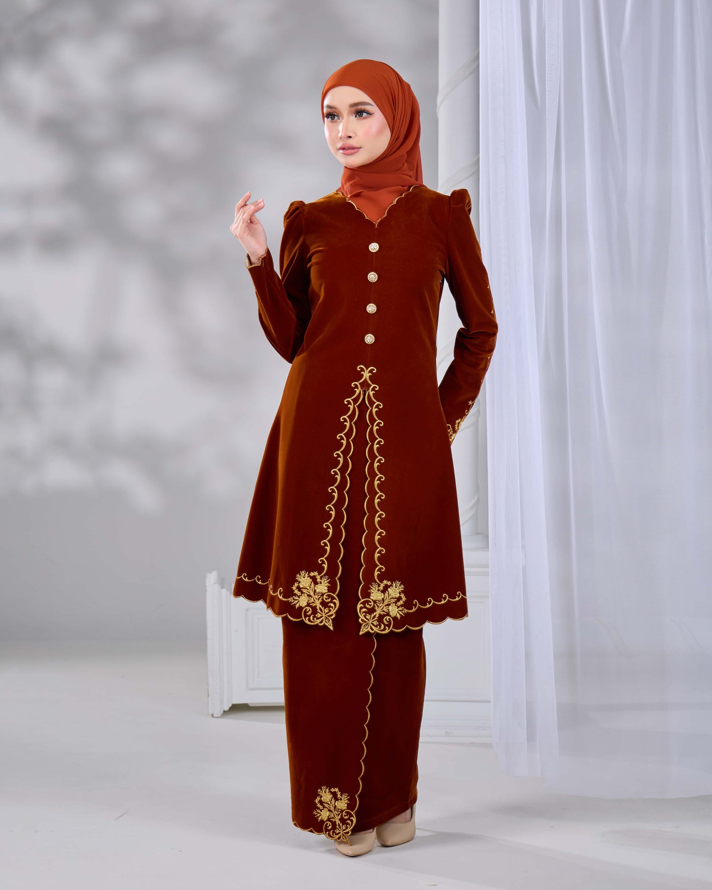 NAIFAH KEBAYA (BROWN)
