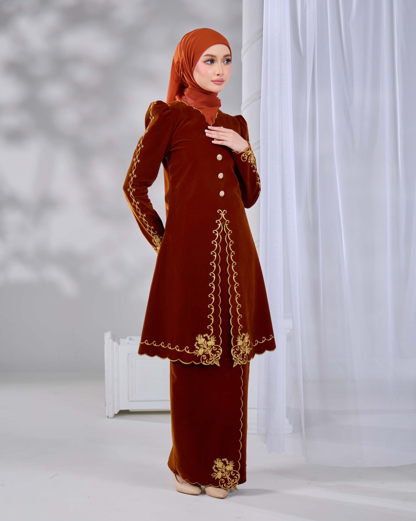 NAIFAH KEBAYA (BROWN)