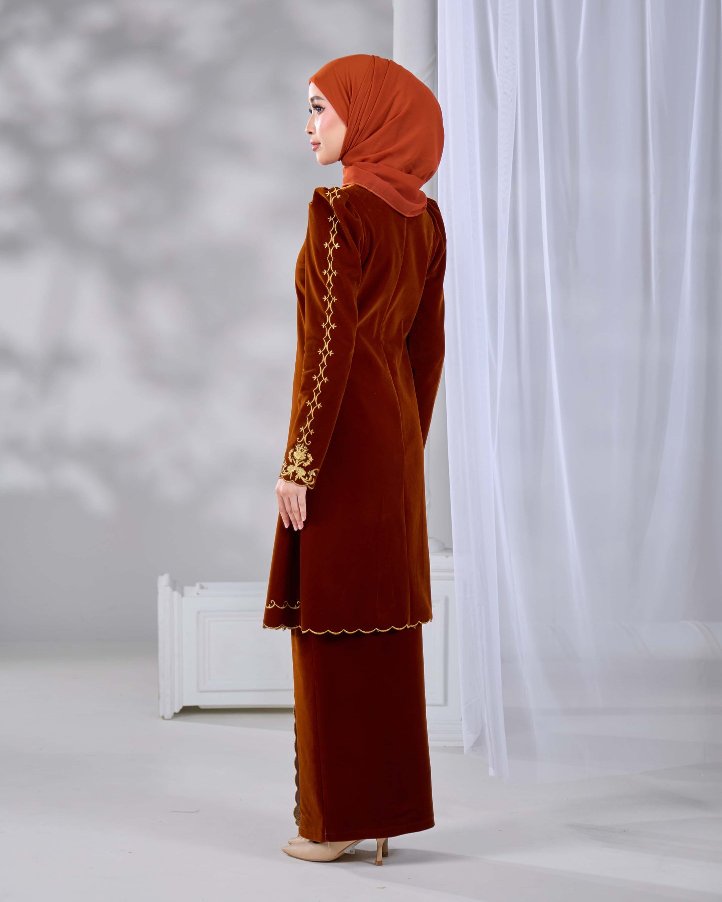 NAIFAH KEBAYA (BROWN)