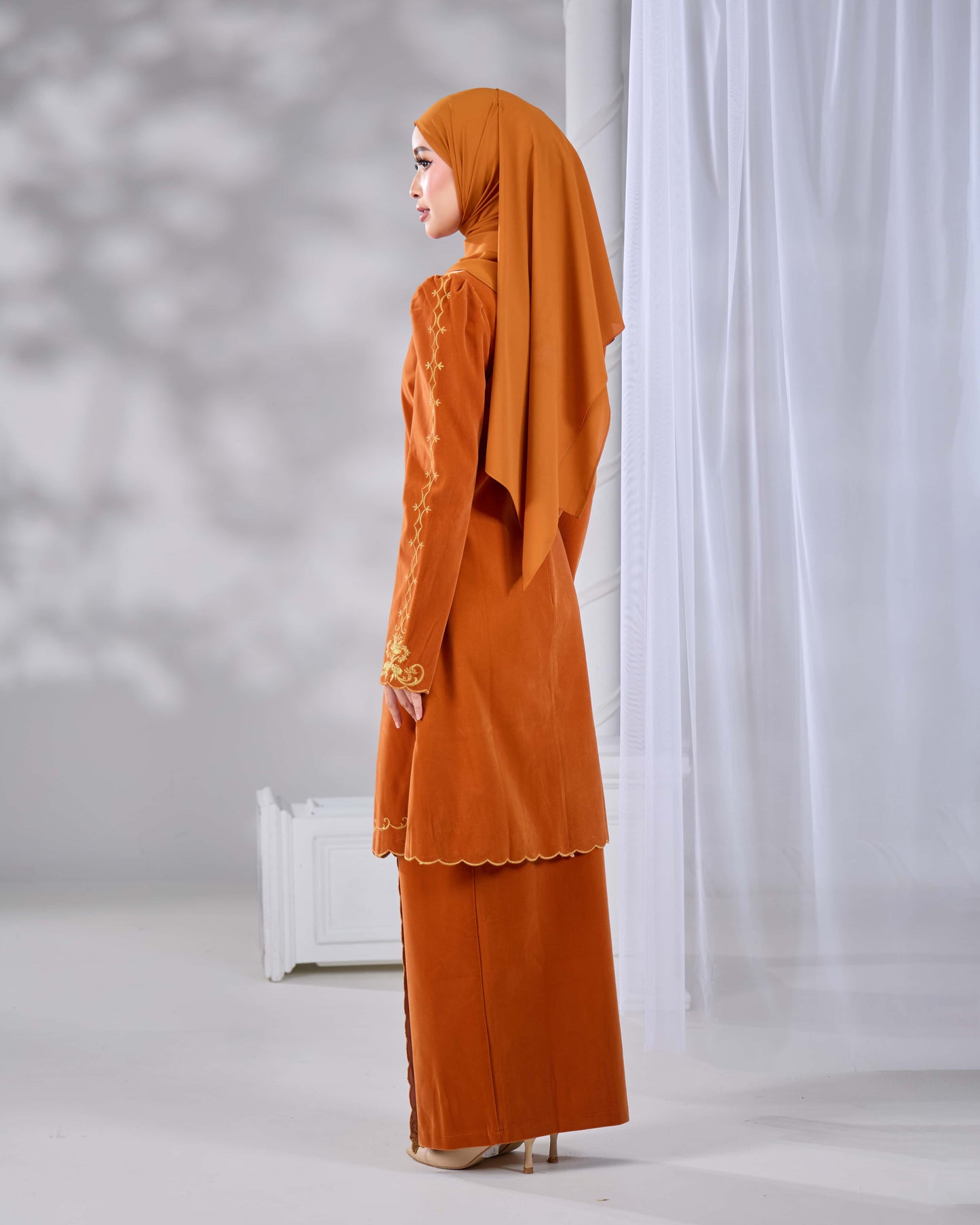 NAIFAH KEBAYA (BRICK ORANGE)