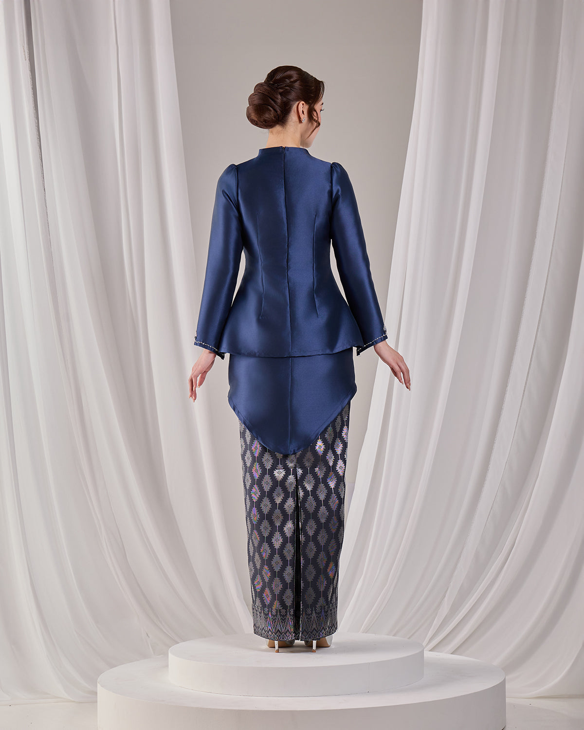 ELEANOUR KURUNG (NAVY BLUE)