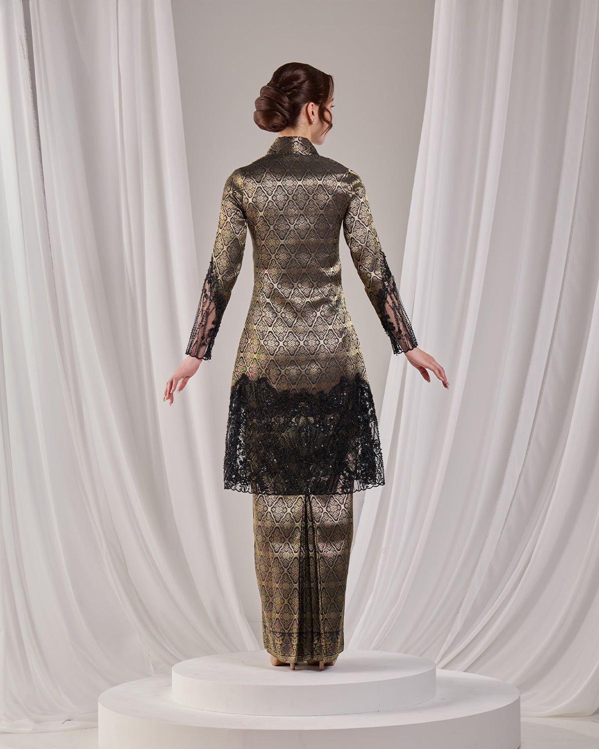 MINOR DEFECT KAREENA KEBAYA (BLACK)