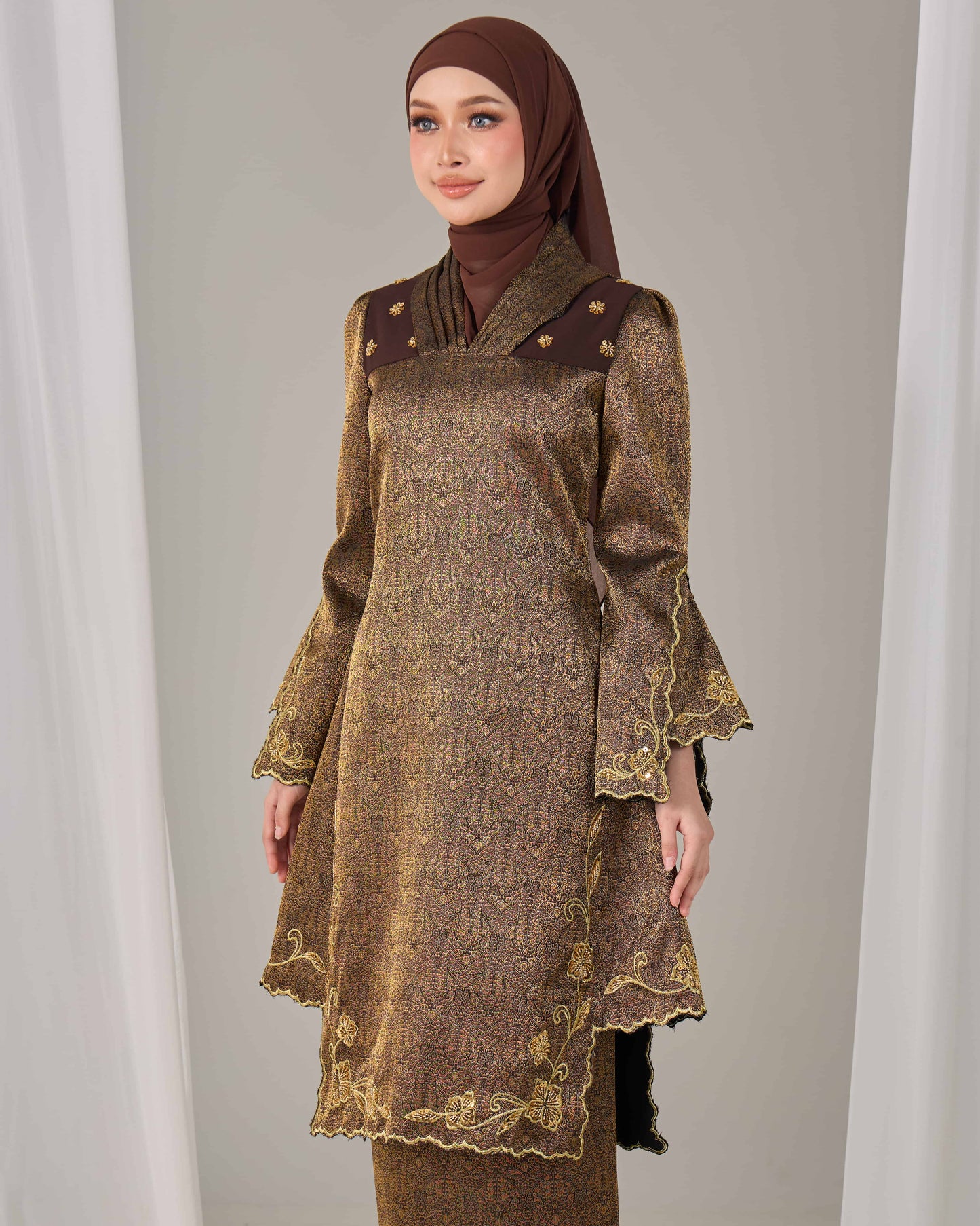 AMANDA KURUNG (RICH BROWN)