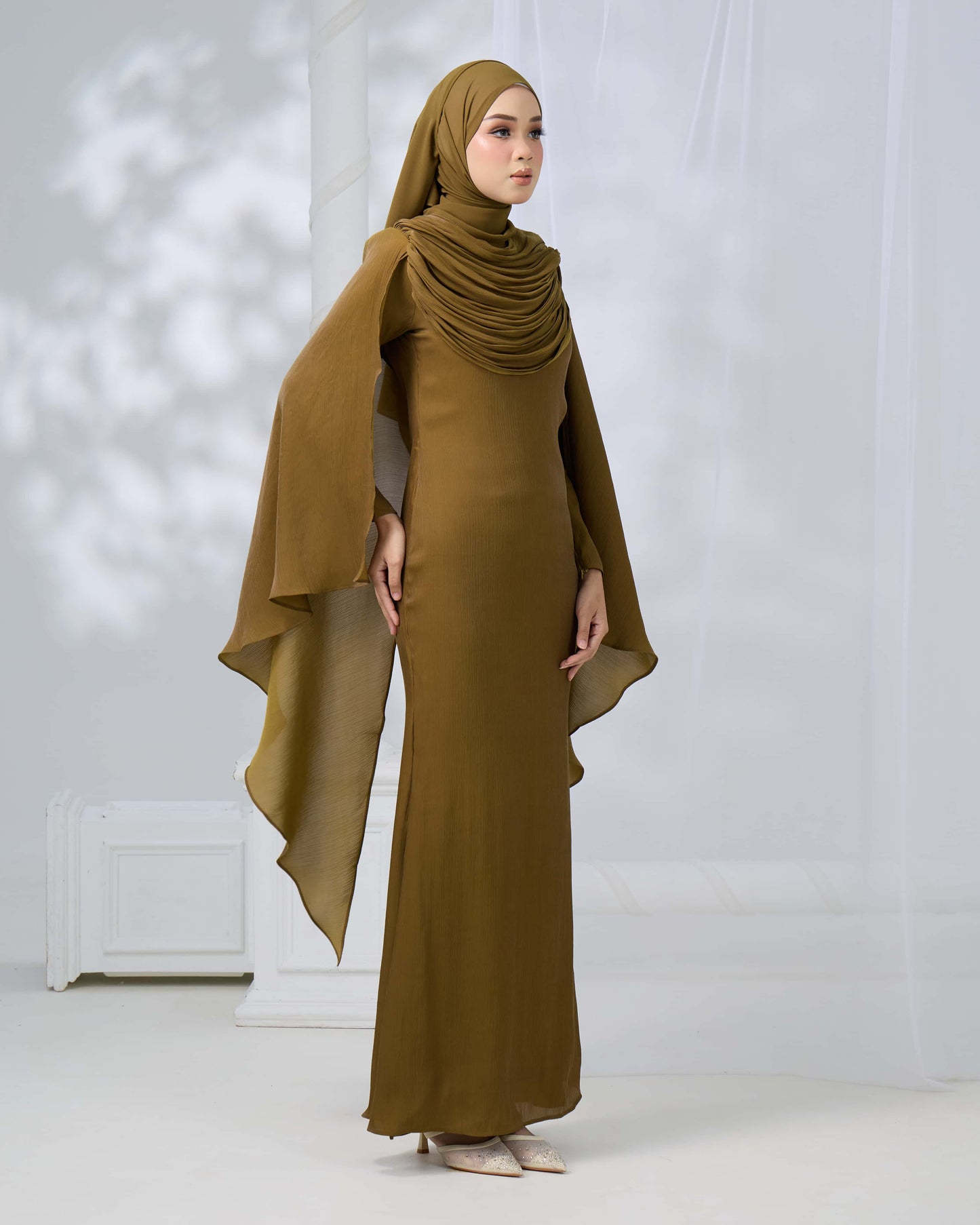 MINOR DEFECT ARLENA DRESS (ARMY GREEN)