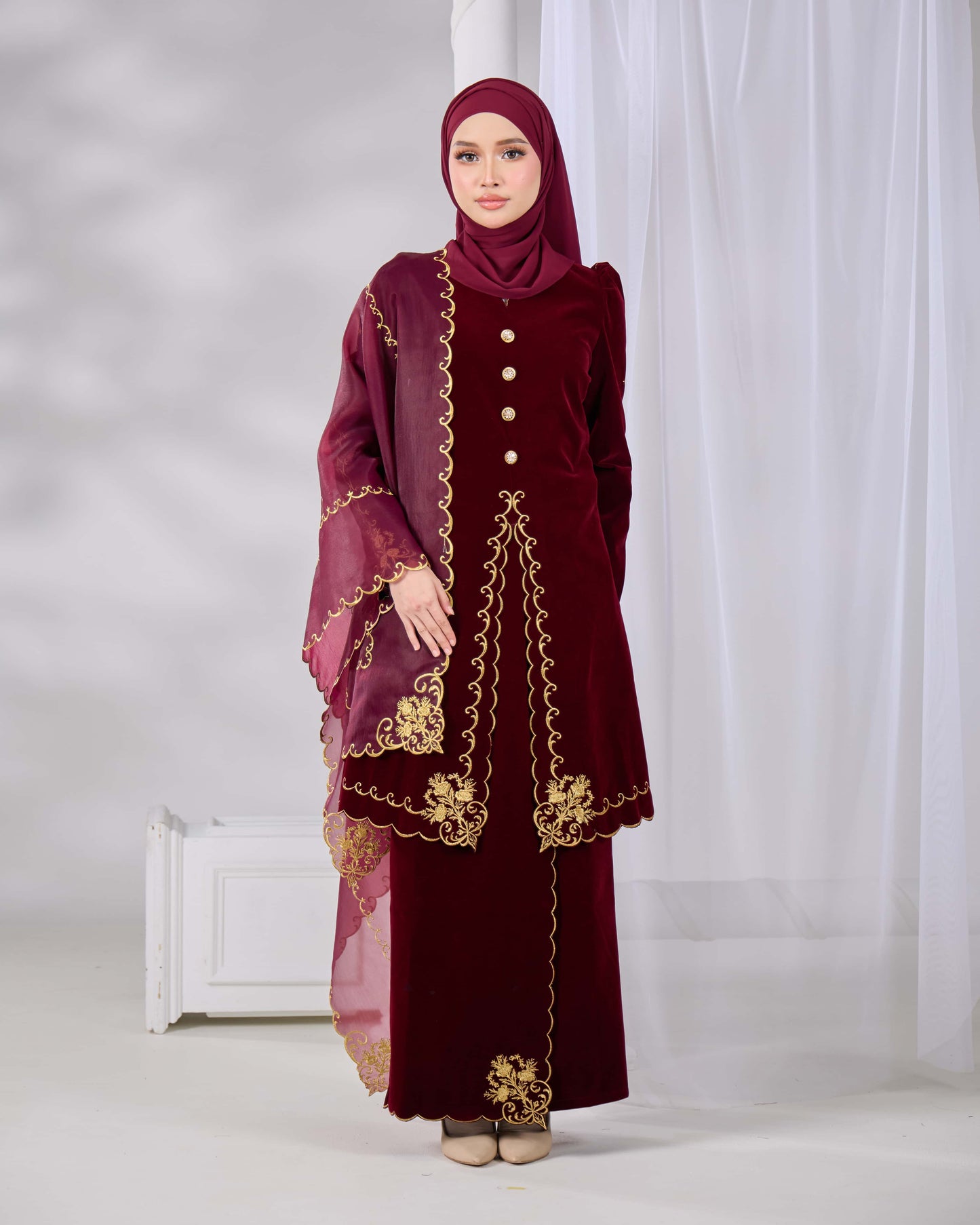 NAIFAH KEBAYA (BURGUNDY)
