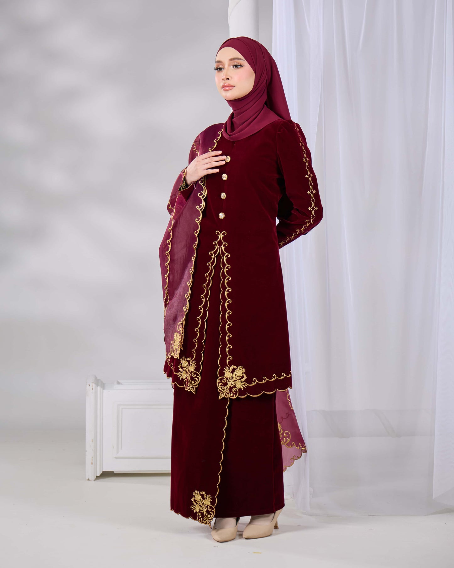 NAIFAH KEBAYA (BURGUNDY)