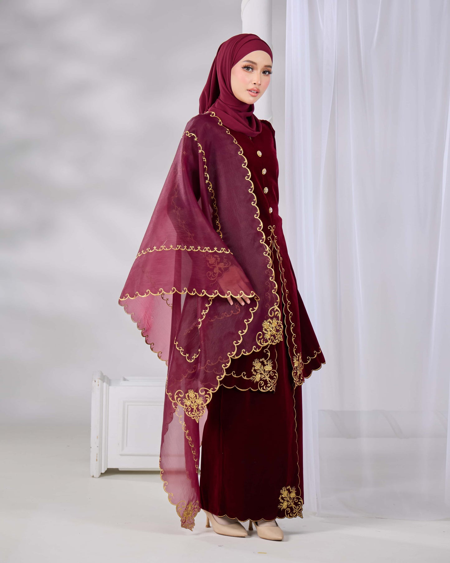 NAIFAH KEBAYA (BURGUNDY)