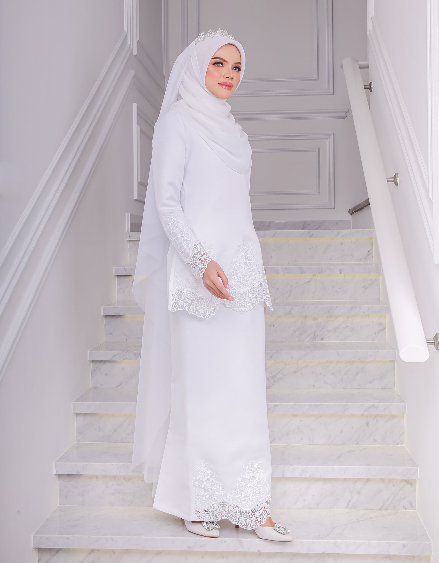 LYNDA KURUNG (WHITE)
