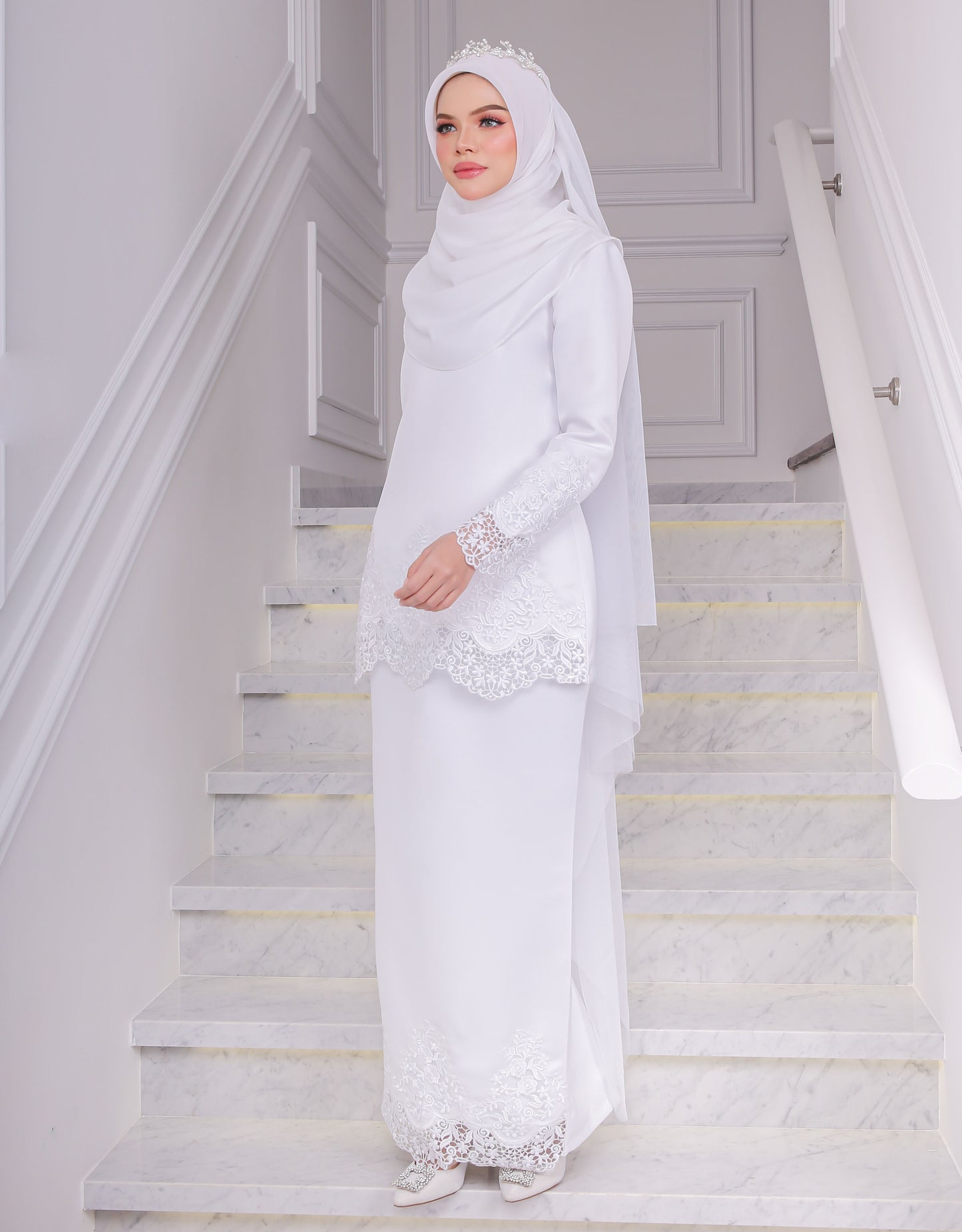 LYNDA KURUNG (WHITE)