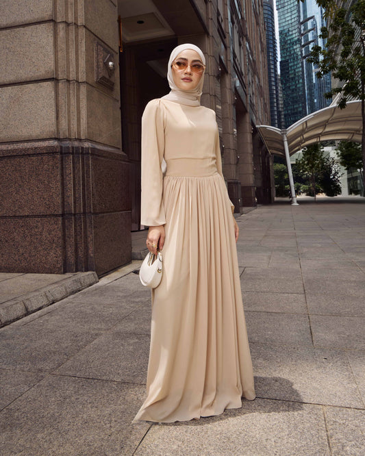 LYRA PLEATED DRESS (CHAMPAGNE)