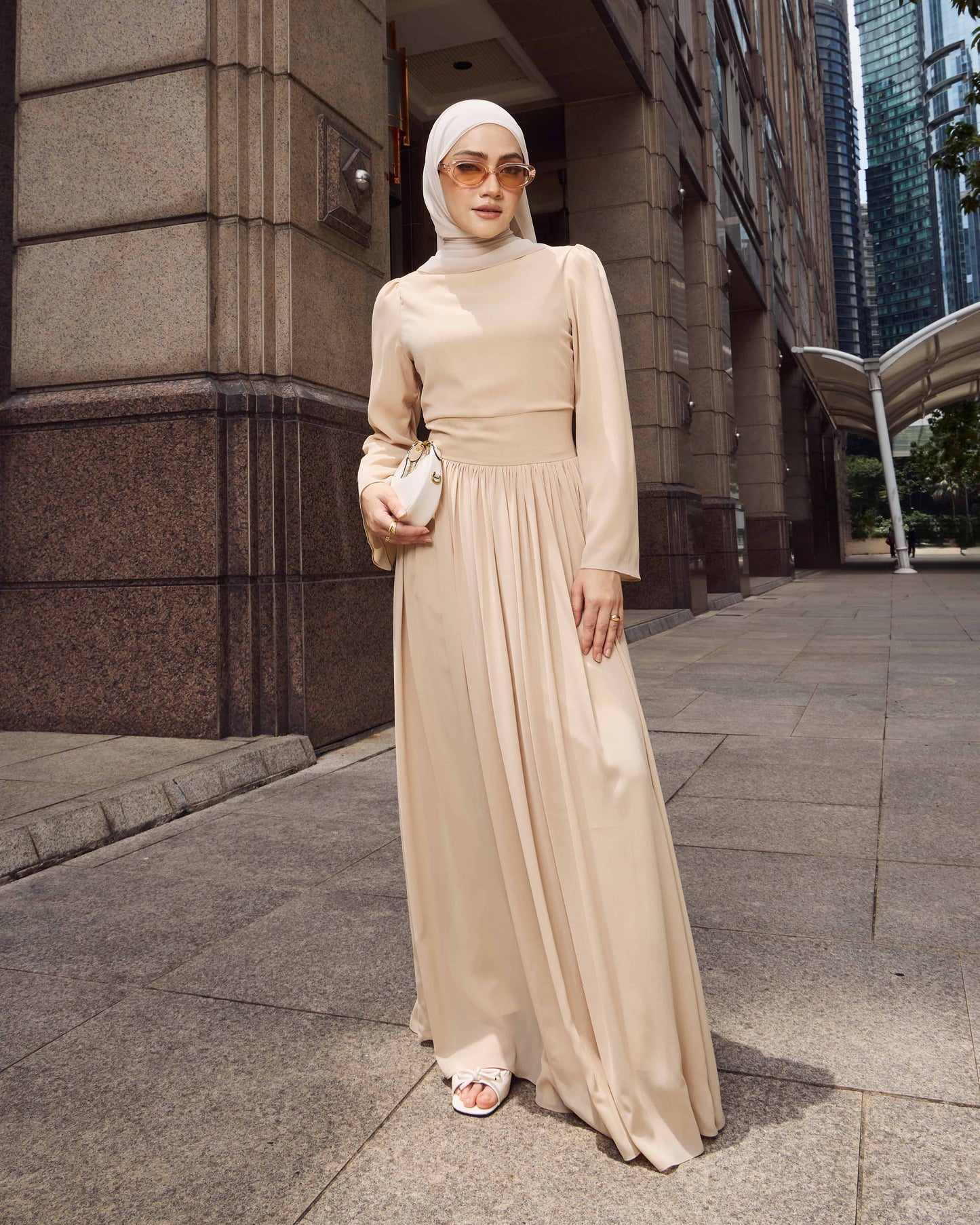 LYRA PLEATED DRESS (CHAMPAGNE)