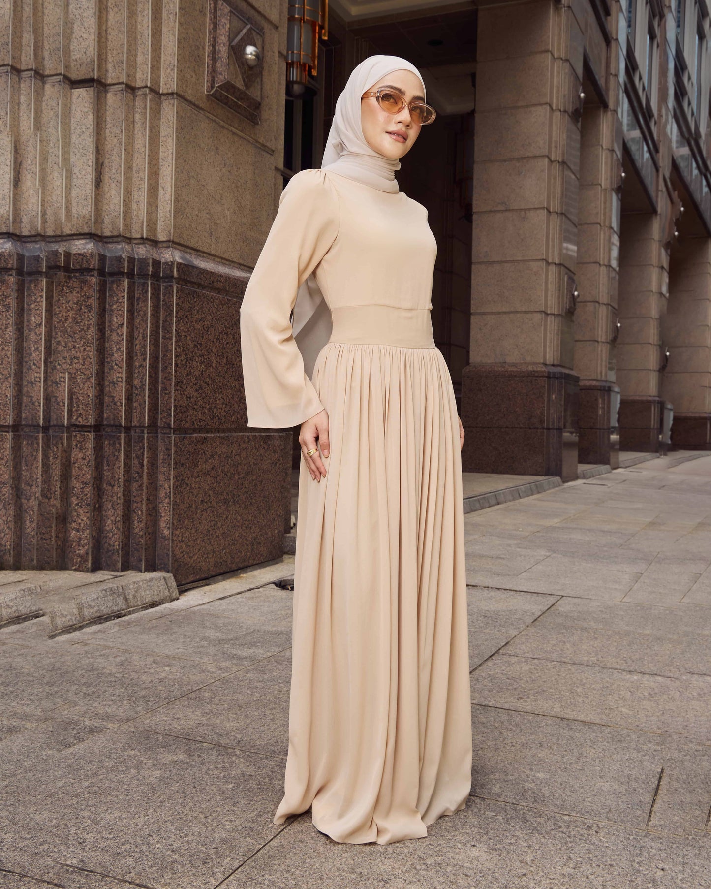 LYRA PLEATED DRESS (CHAMPAGNE)