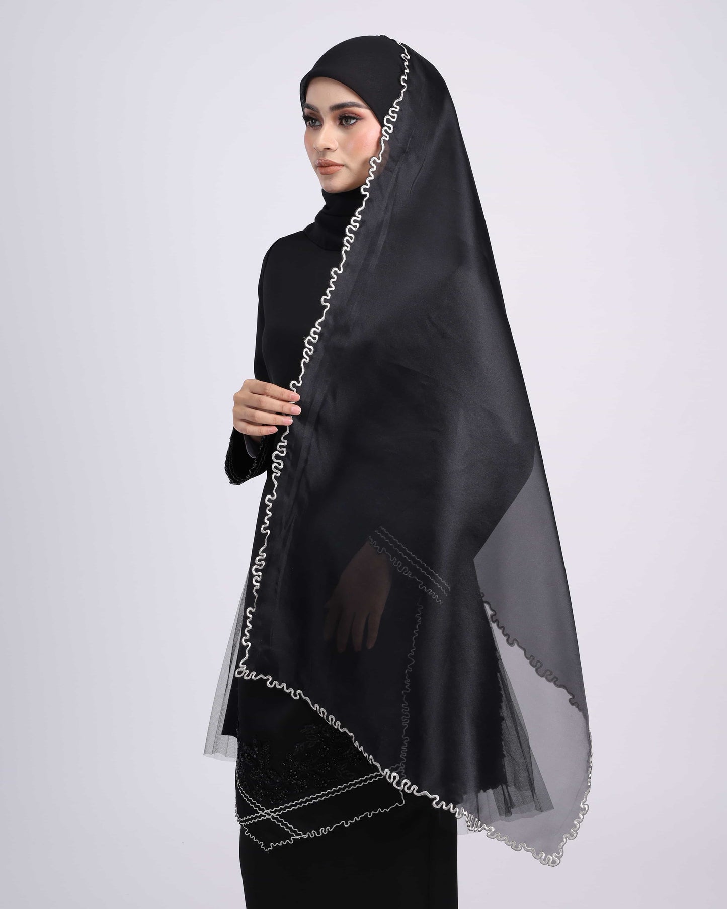 VEIL CODE A38 (BLACK)