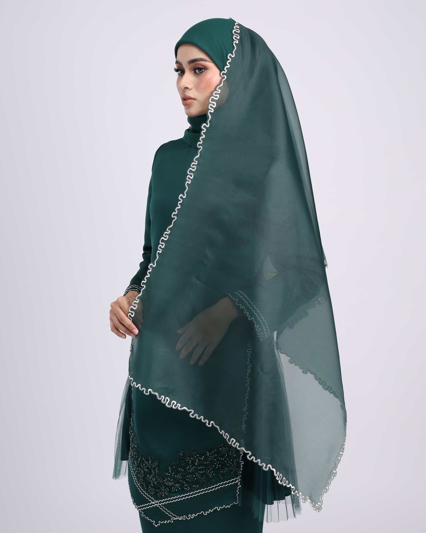 VEIL CODE A38 (EMERALD GREEN)