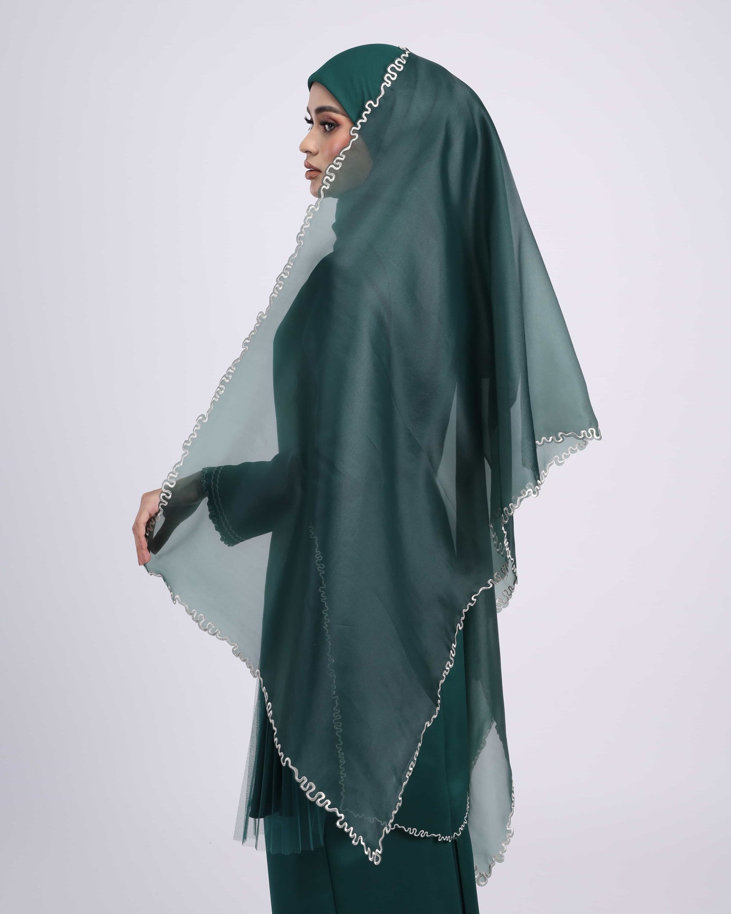 VEIL CODE A38 (EMERALD GREEN)