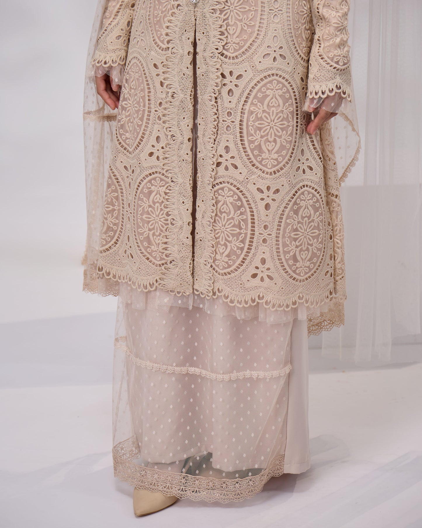 MEARA DRESS (CHAMPAGNE)