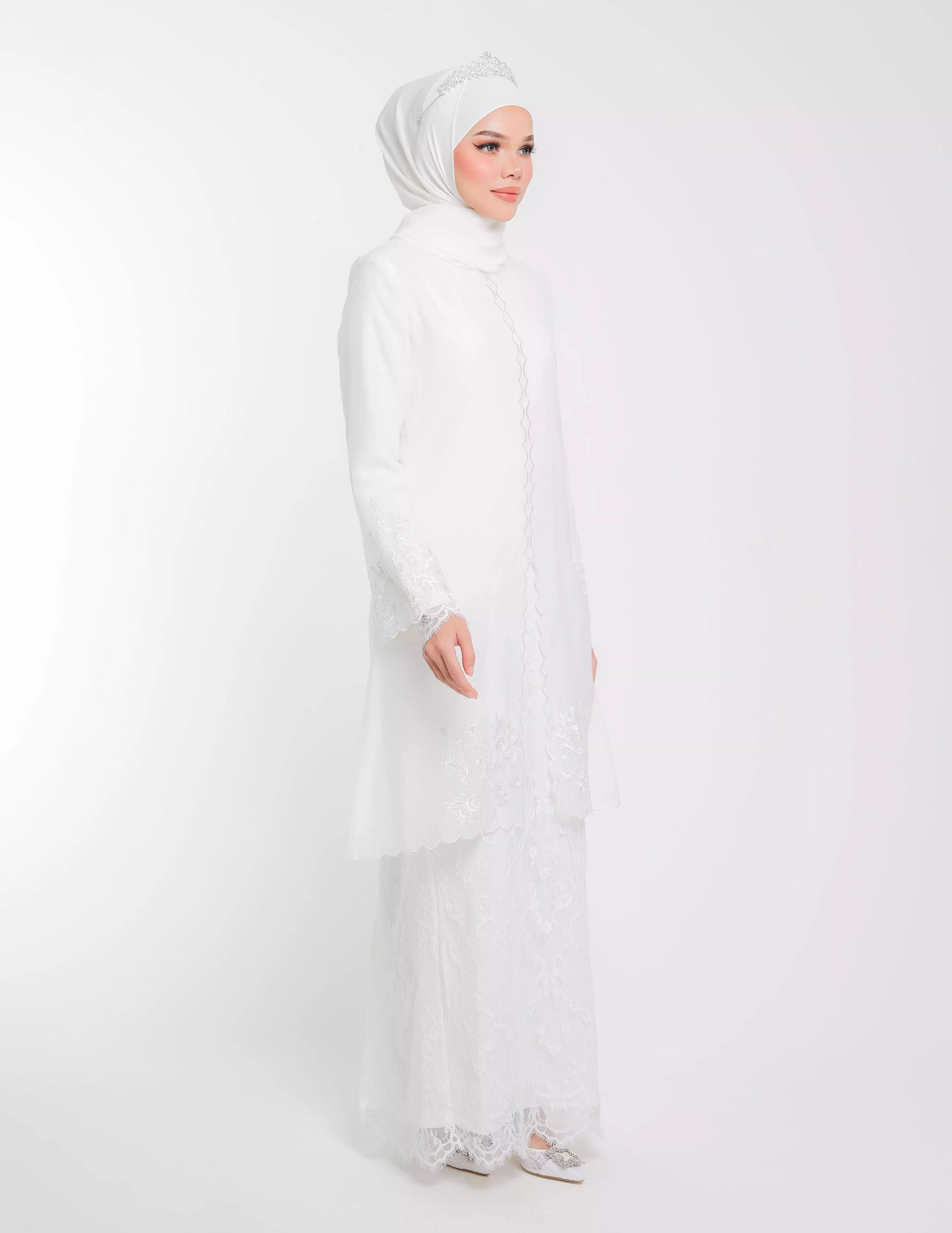 AMAYA KEBAYA (OF WHITE)