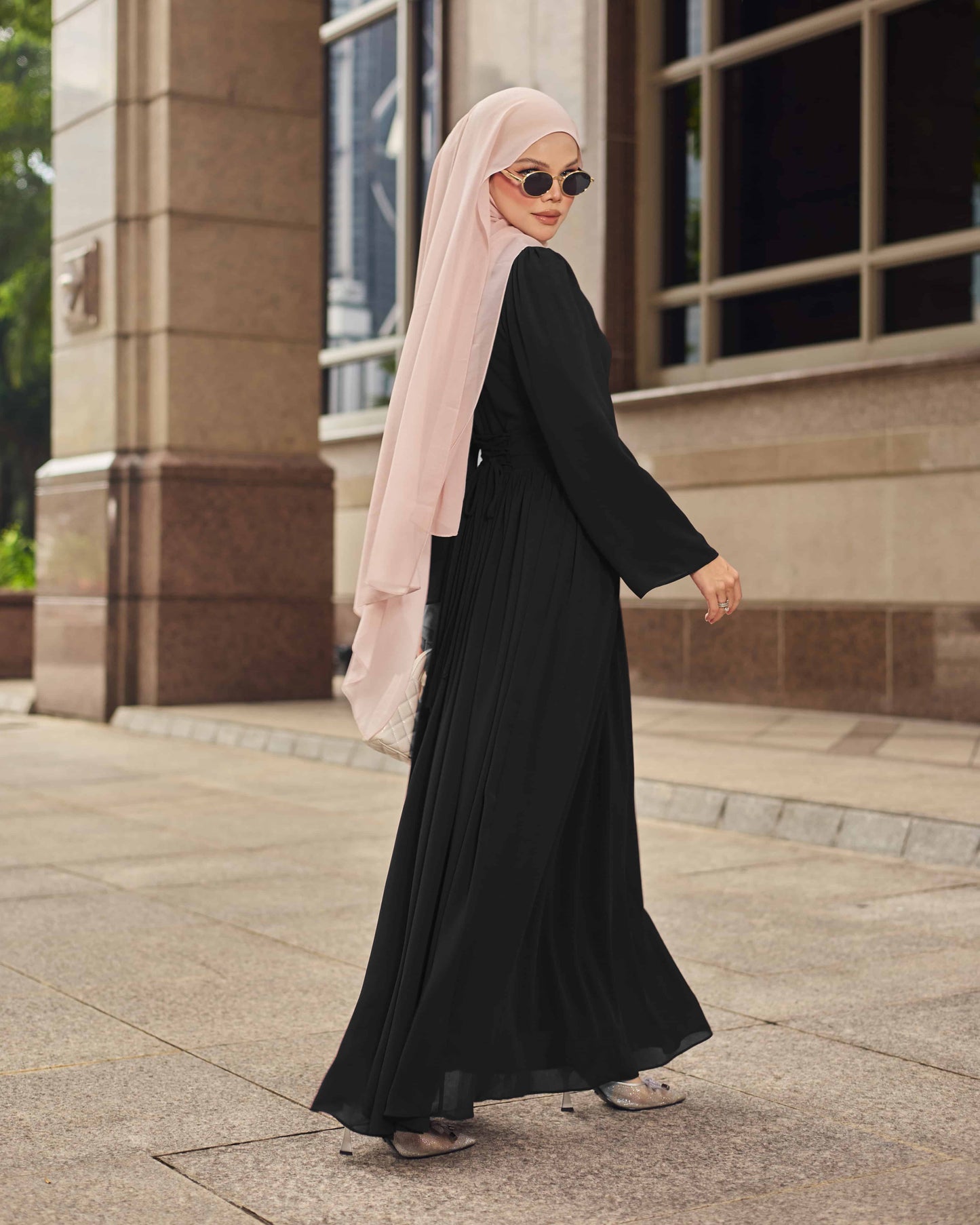 LYRA PLEATED DRESS (BLACK)